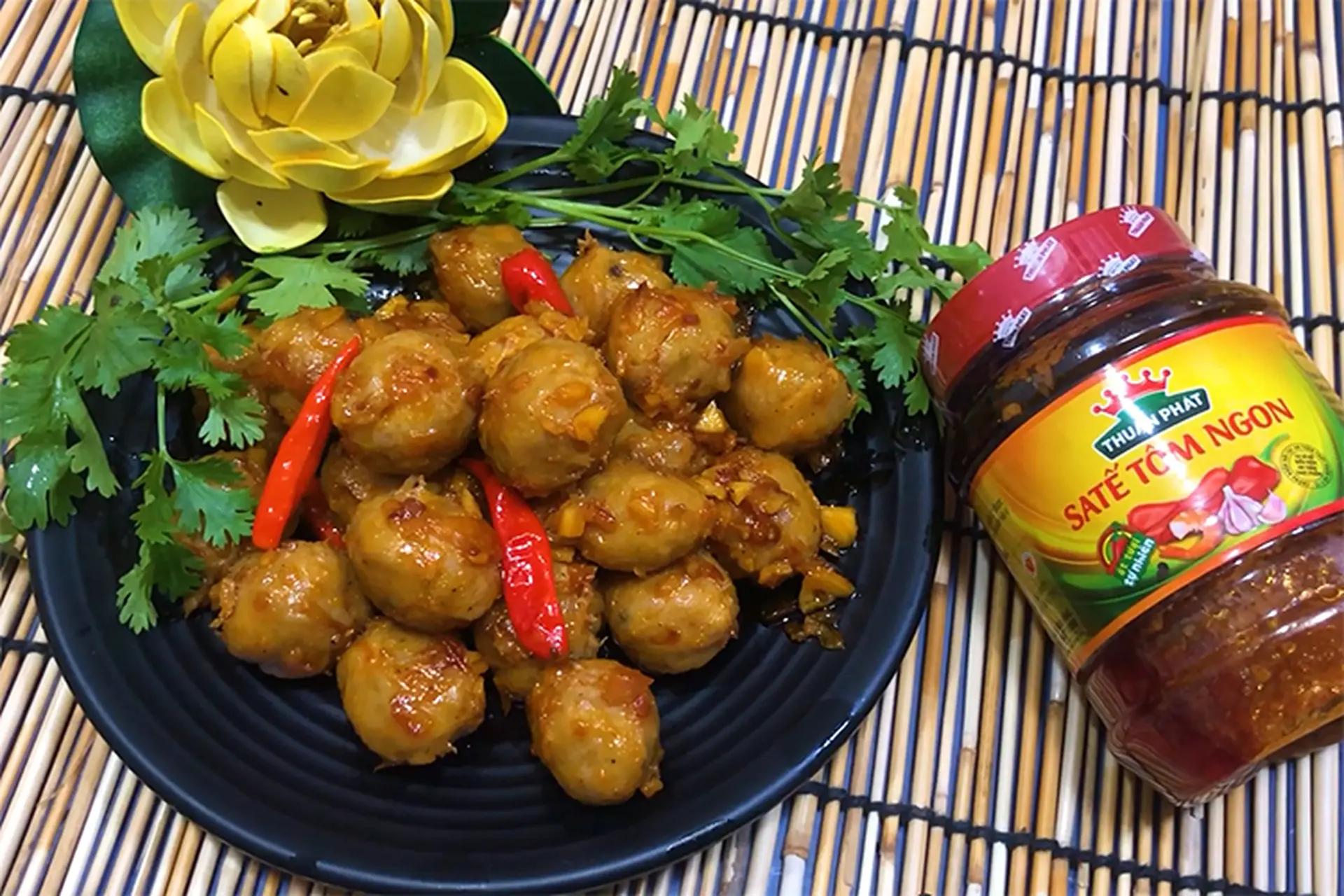 Hướng dẫn cách làm bò viên xào sả ớt đậm đà, thơm ngon cho bữa cơm gia đình