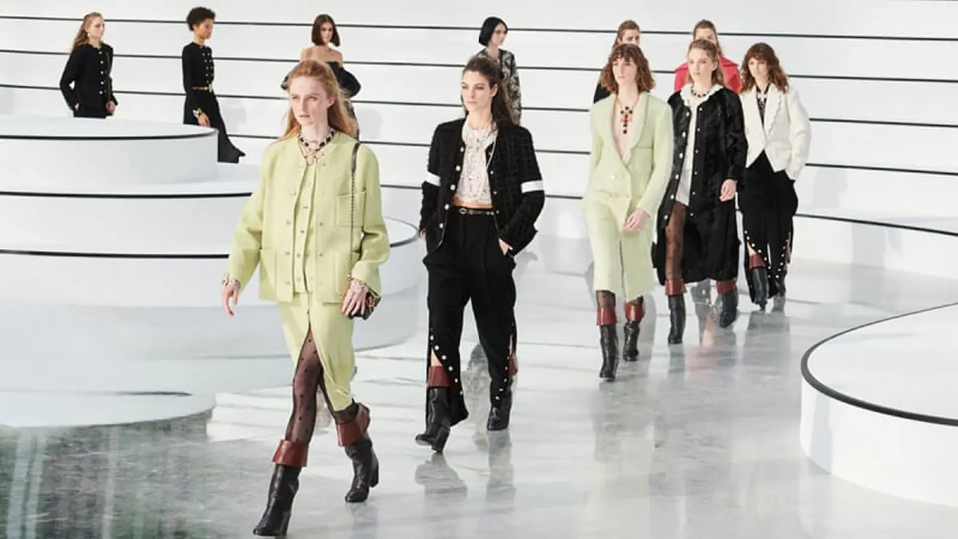 BST là gì? Tìm hiểu vai trò, đặc điểm và giá trị văn hóa của bộ sưu tập thời trang