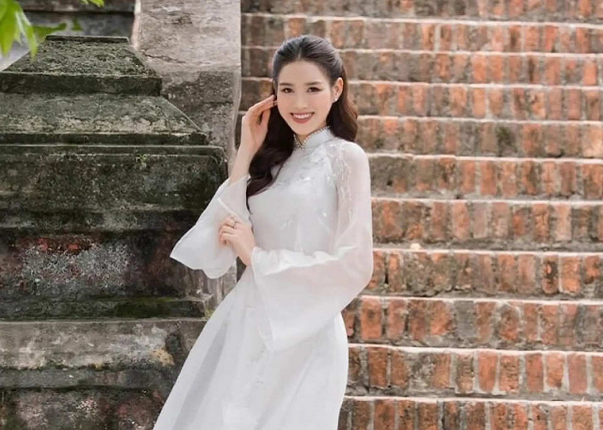 Tổng hợp 15 kiểu búi tóc mặc áo dài đẹp, dịu dàng và thanh nhã cho các quý cô
