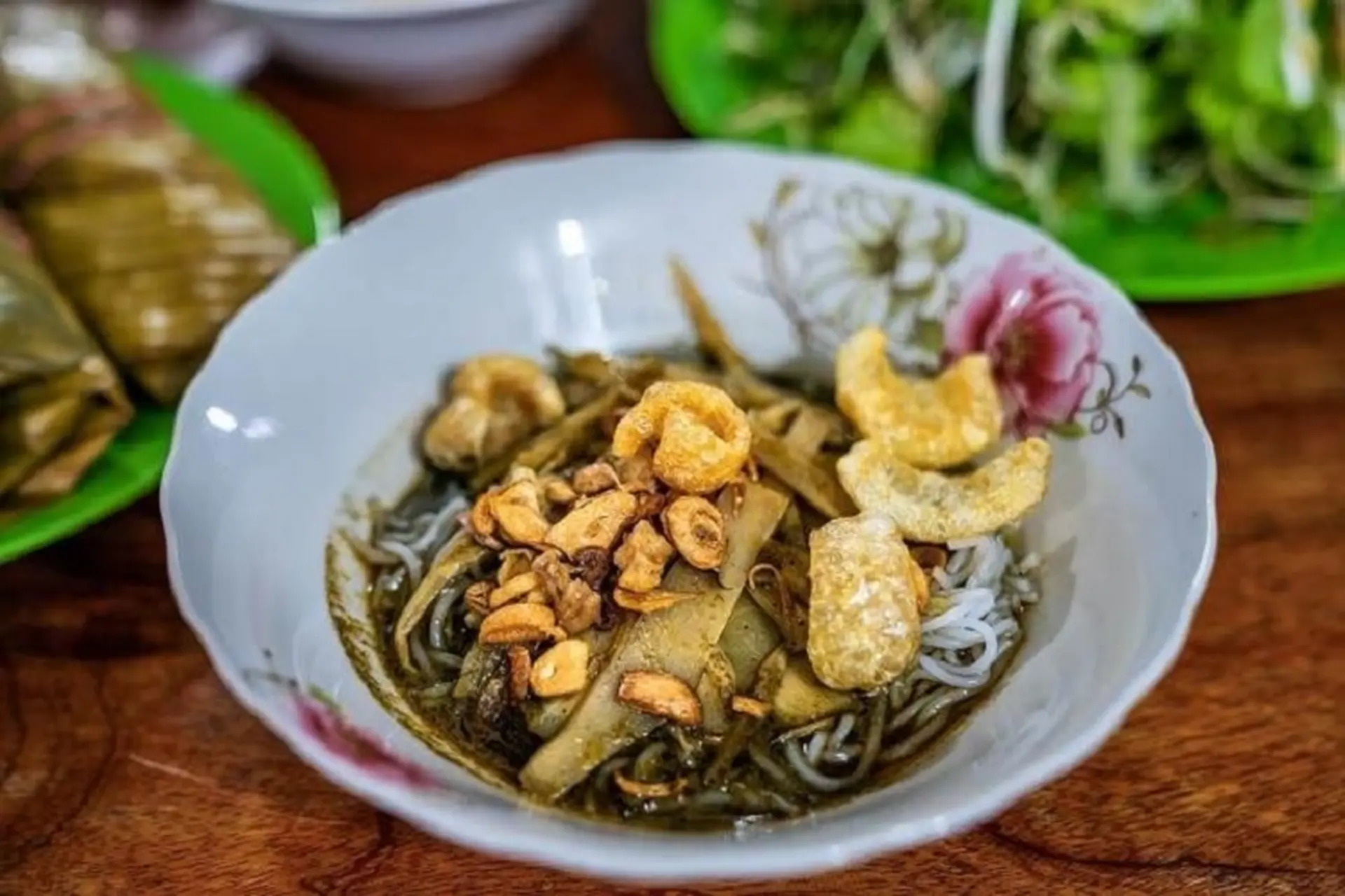 Bún cua thối​ - Đặc sản “bốc mùi” của phố núi Gia Lai thách thức mọi thực khách