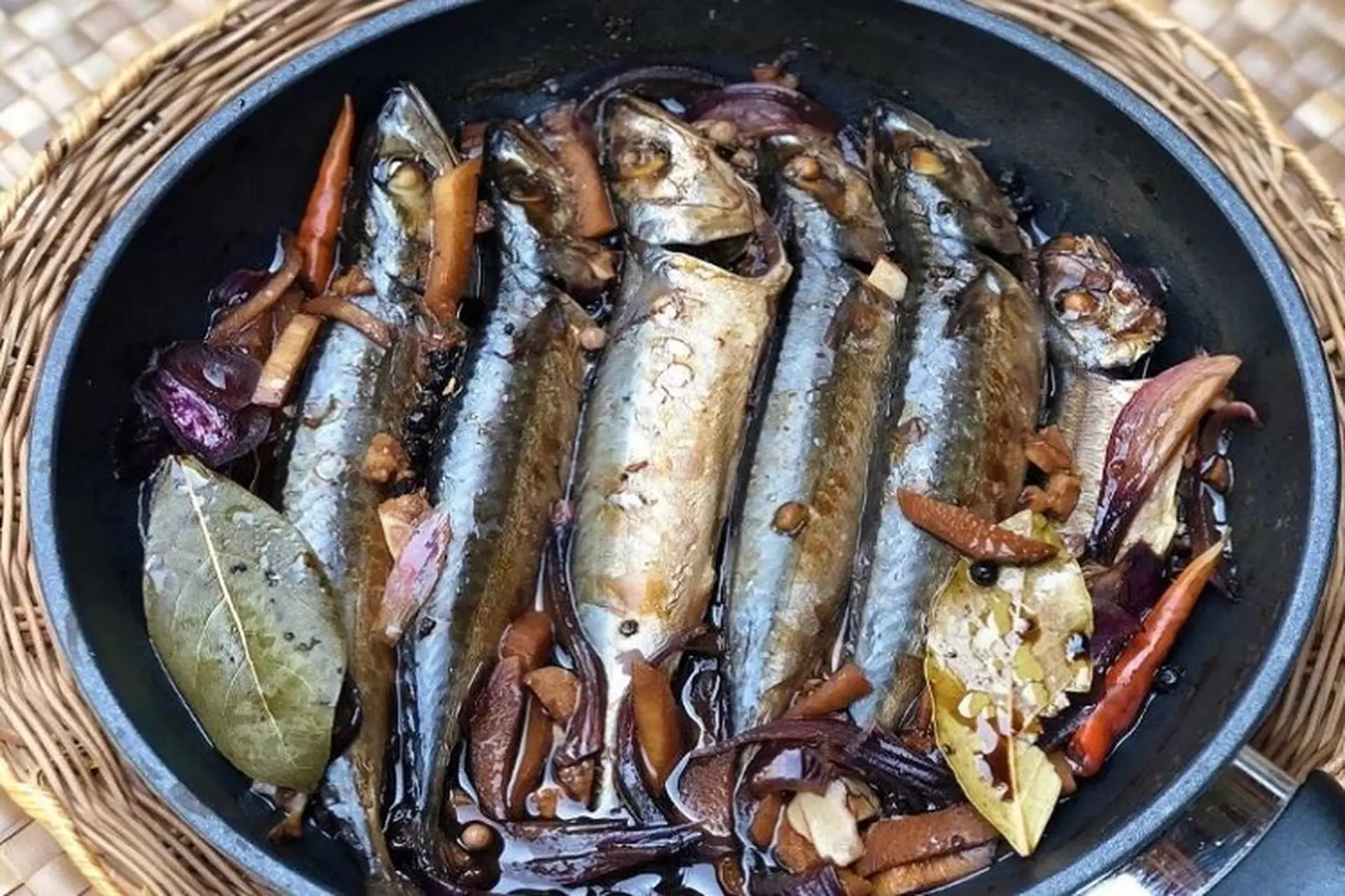 Bật mí bí quyết làm cá bạc má kho tiêu đậm đà, mềm thơm, ăn với cơm nóng cực ngon!