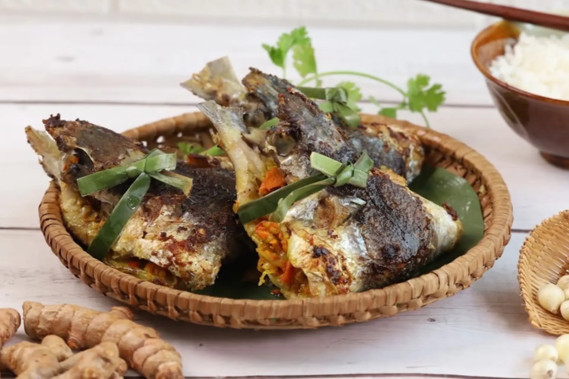 Hướng dẫn 2 cách làm cá chuồn chiên hấp dẫn, lạ miệng, cực kỳ thơm ngon dành cho cả nhà