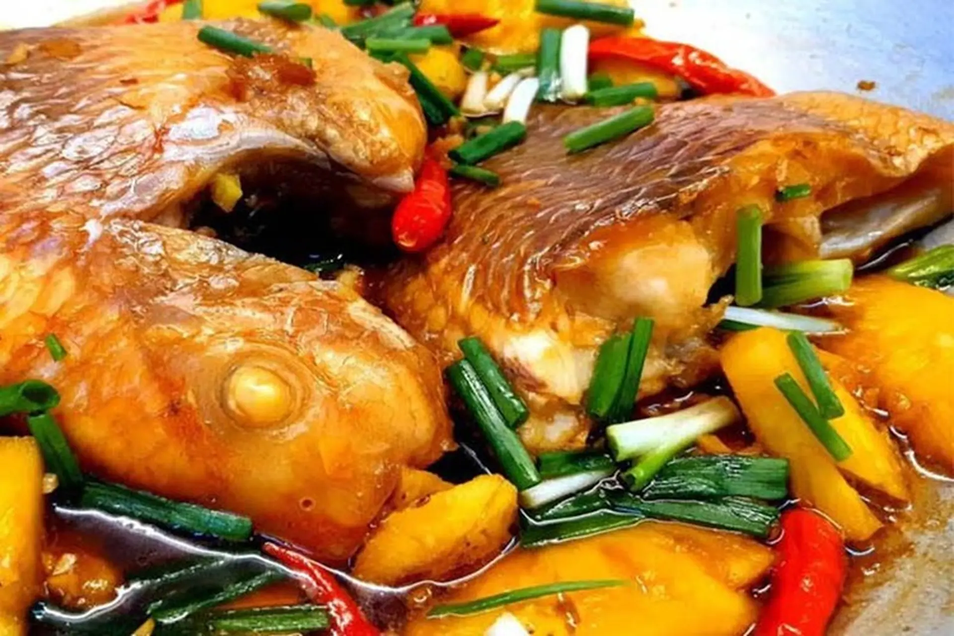 Học ngay công thức làm cá diêu hồng kho tương thơm ngon, béo ngọt chỉ với 30 phút