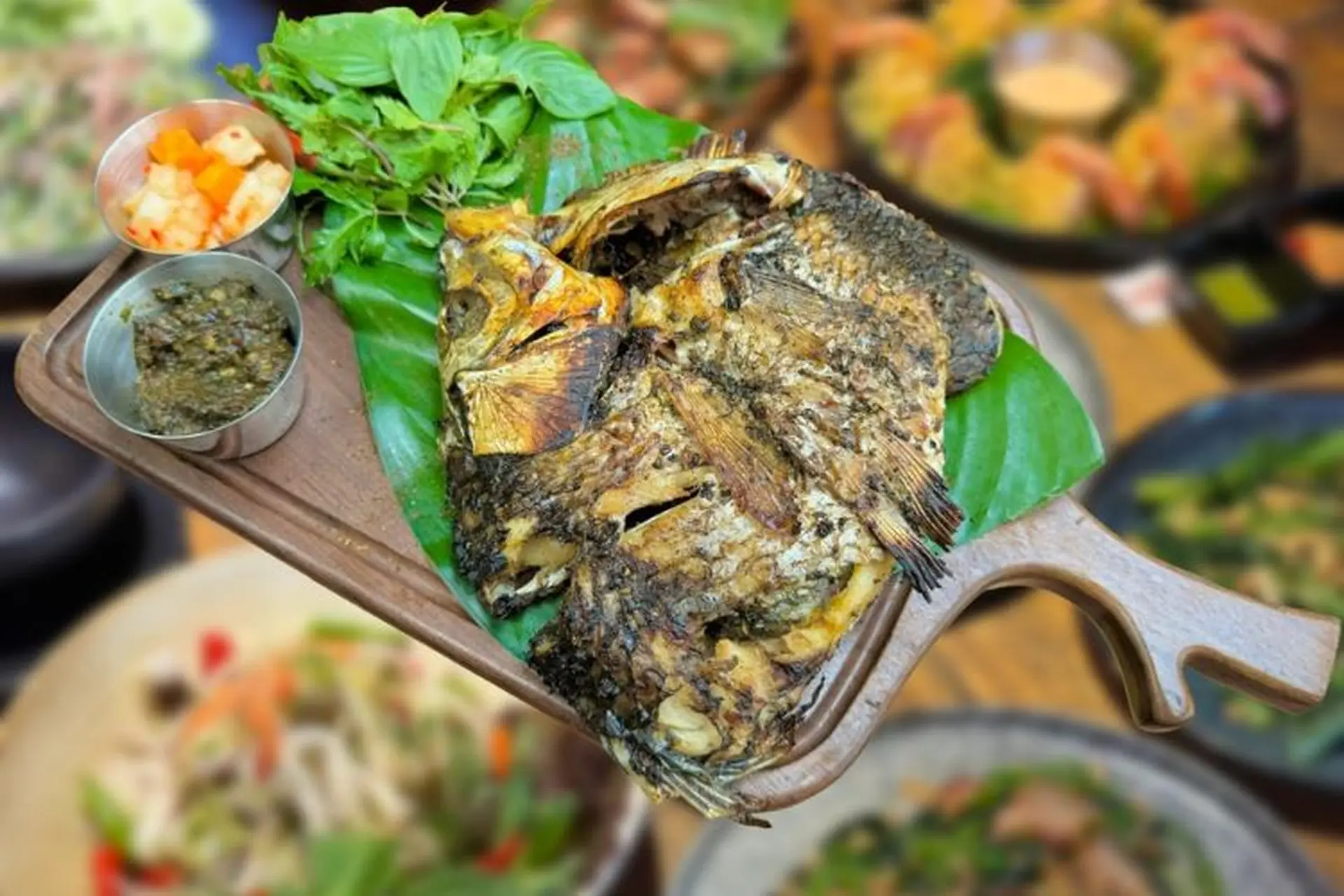 Hướng dẫn cách làm cá nướng pa pỉnh tộp chuẩn vị Tây Bắc