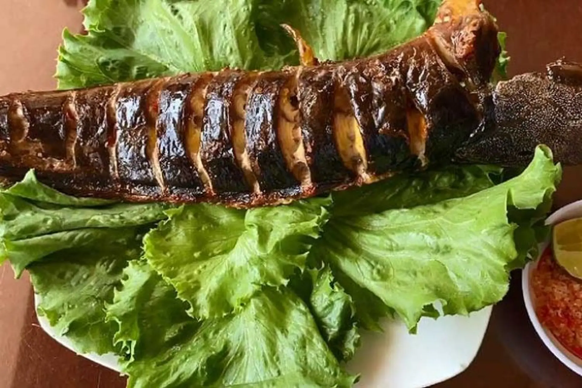 Vào bếp trổ tài làm cá trê nướng riềng mẻ cho bữa ăn gia đình thêm phần hấp dẫn