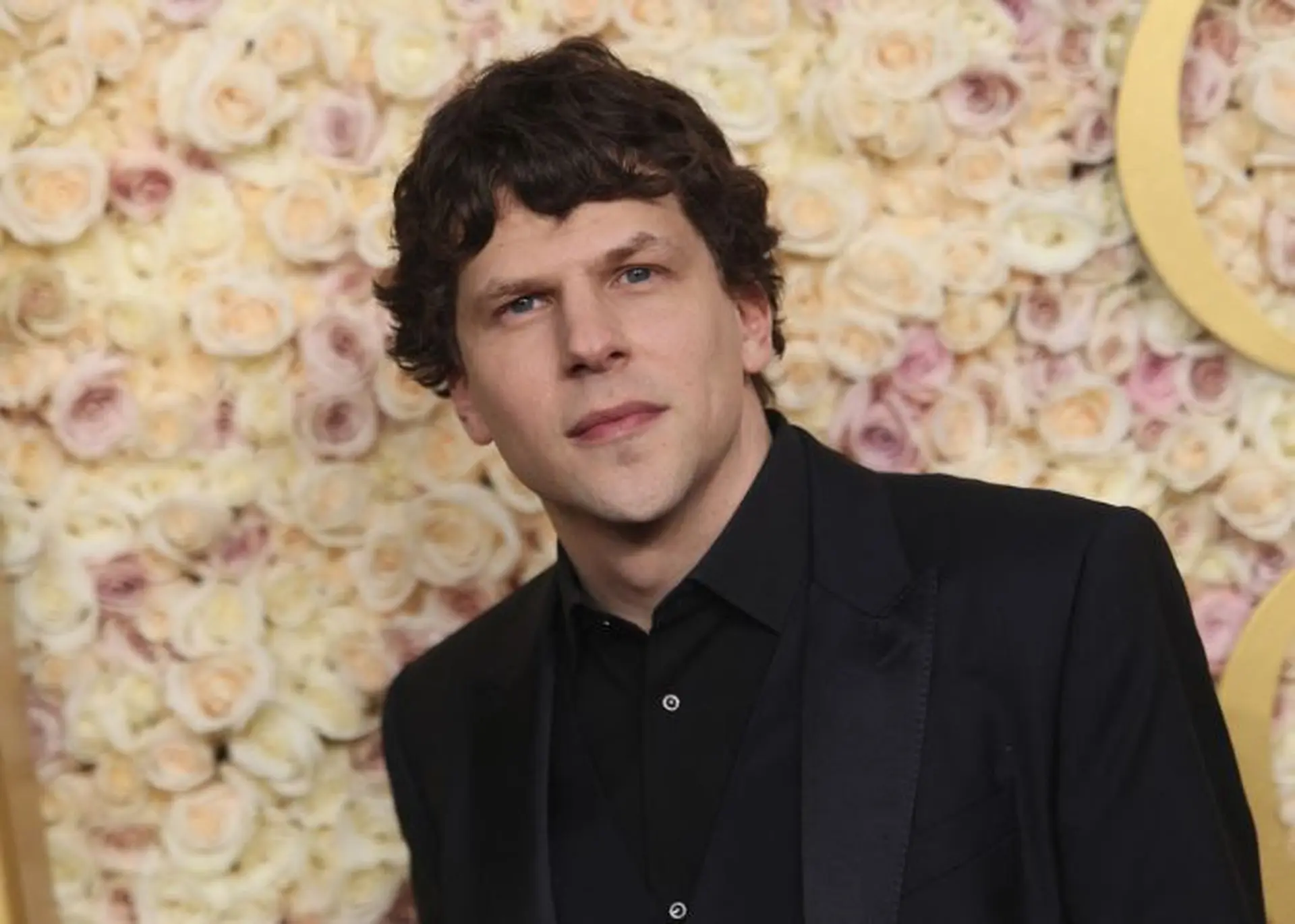 Các tập phim có sự tham gia của Jesse Eisenberg nổi bật với phong cách diễn xuất khác biệt