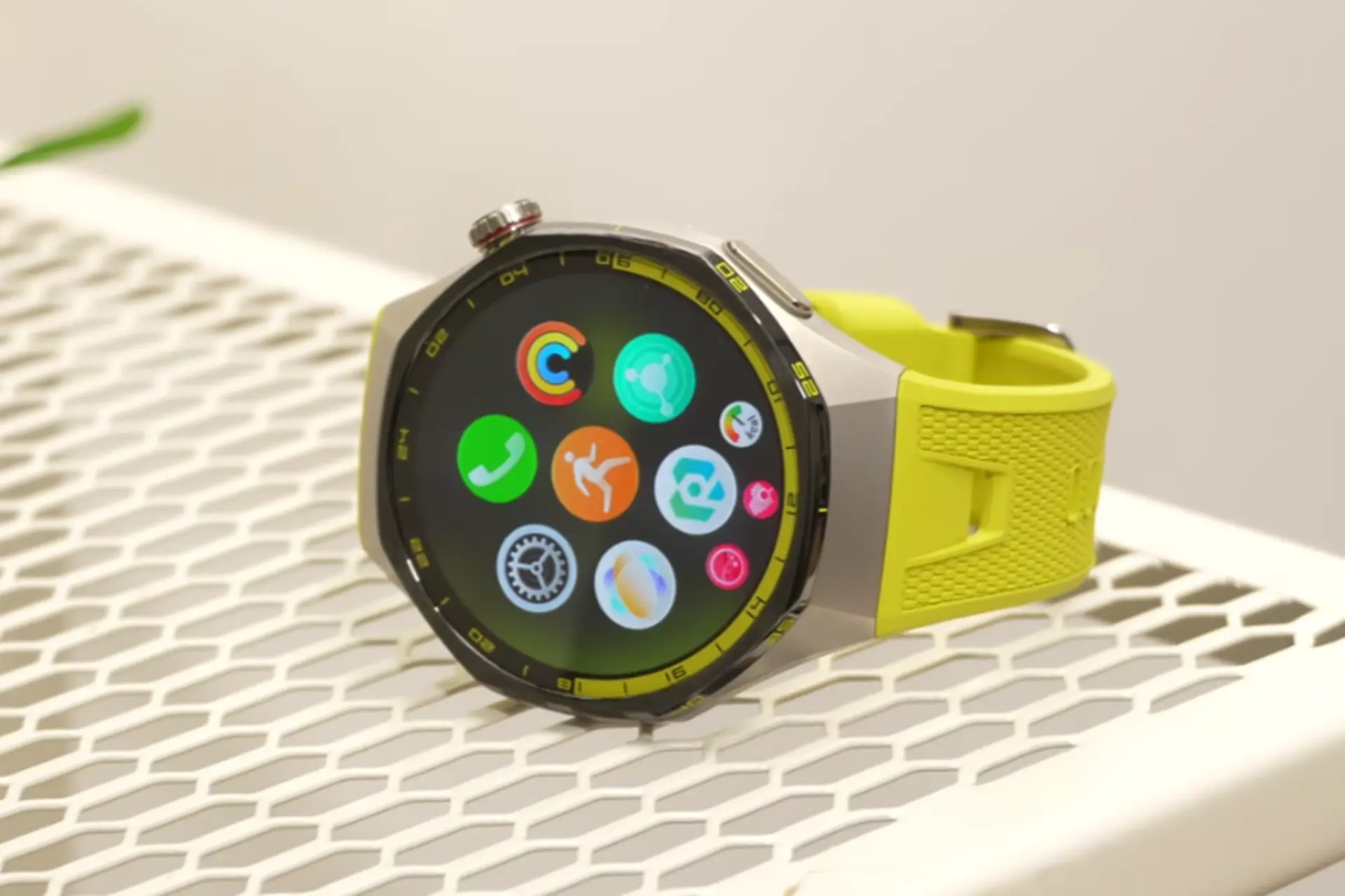 Các tính năng của HUAWEI WATCH GT 7 Pro: Trợ lý sức khỏe thông minh với AI và thể thao chuyên sâu