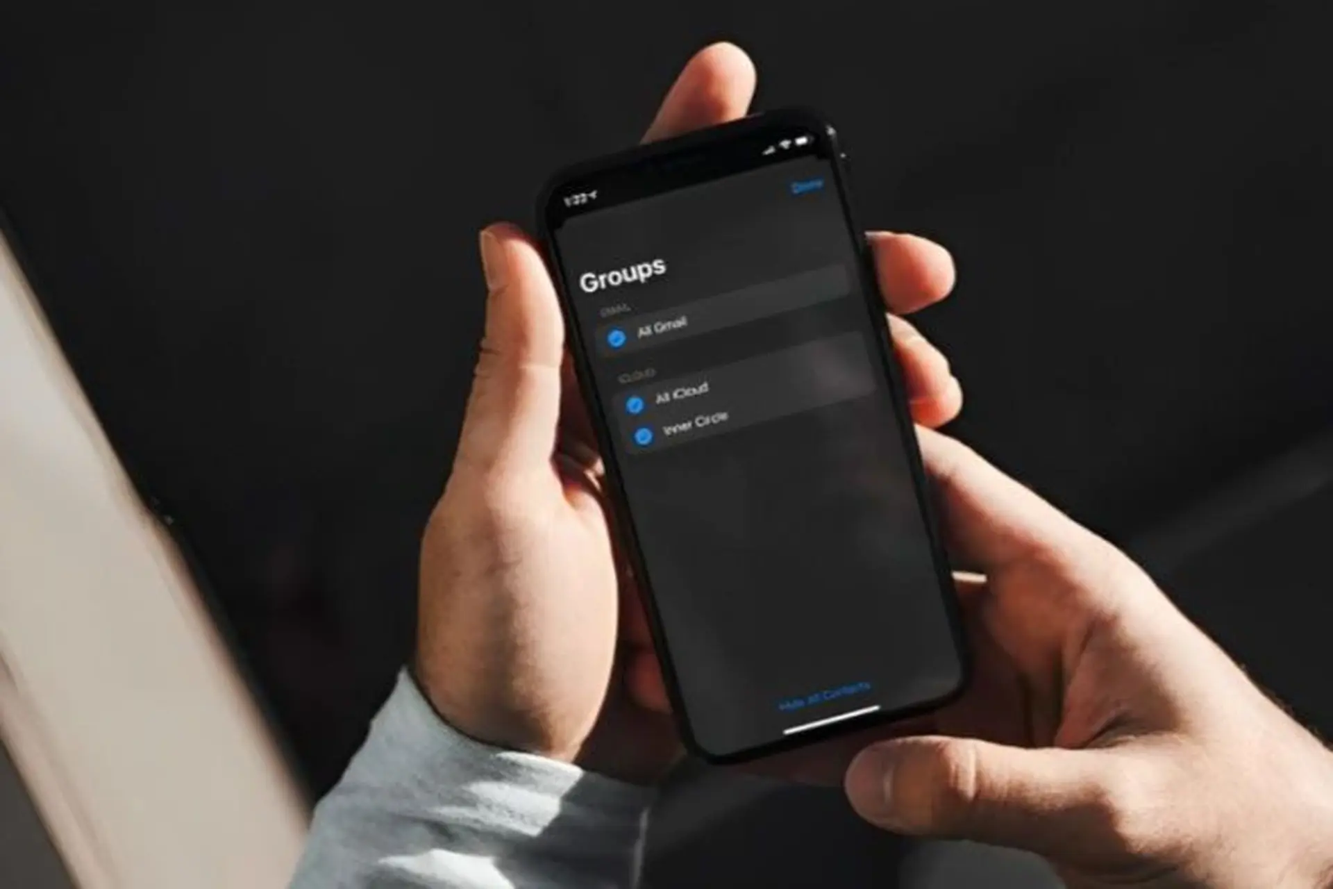 Cách chia nhóm danh bạ trên iPhone nhanh chóng, giúp quản lý liên hệ dễ dàng và hiệu quả hơn