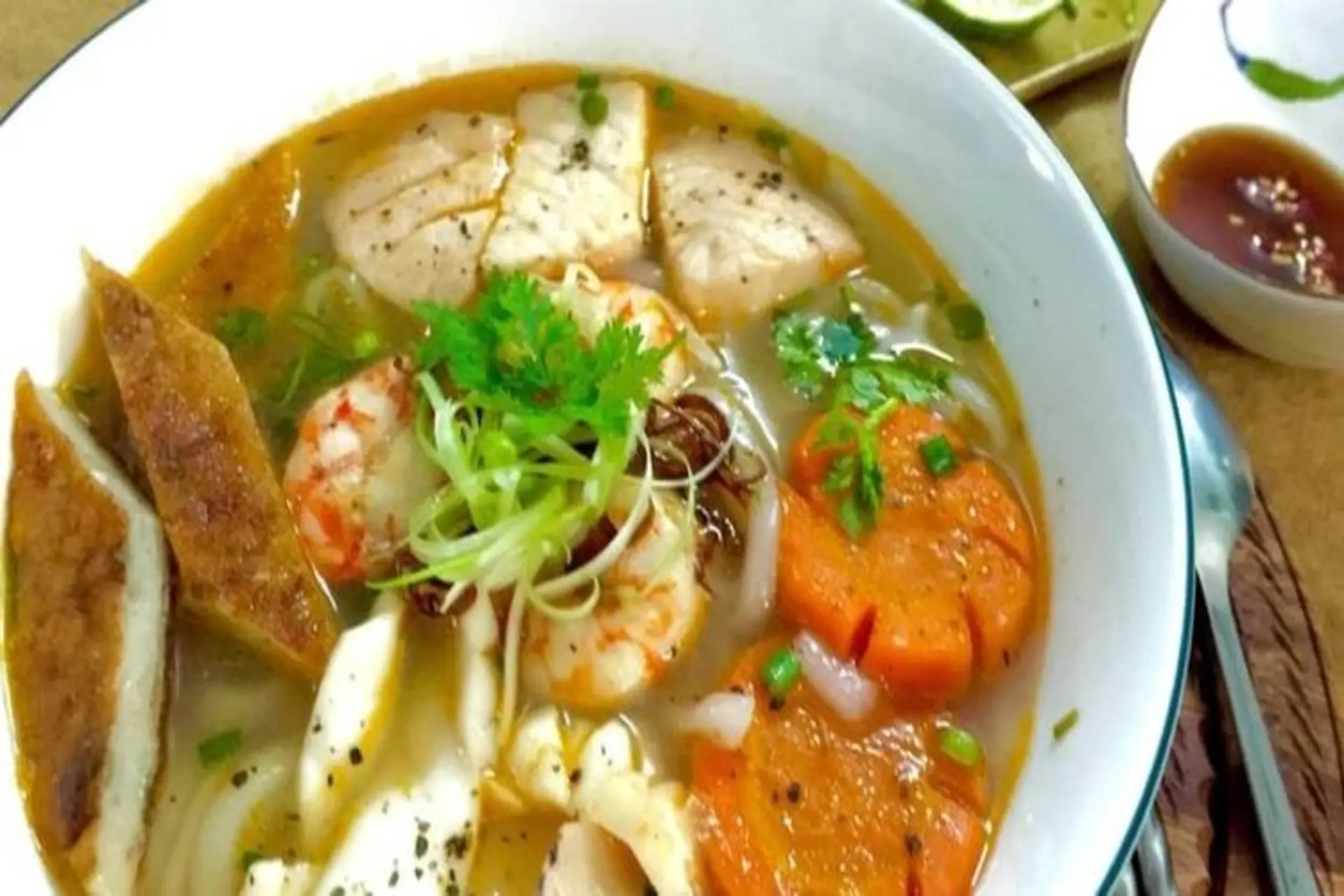 Lưu ngay cách làm bánh canh bột lọc Huế cực dễ chuẩn vị, ngon như ngoài hàng