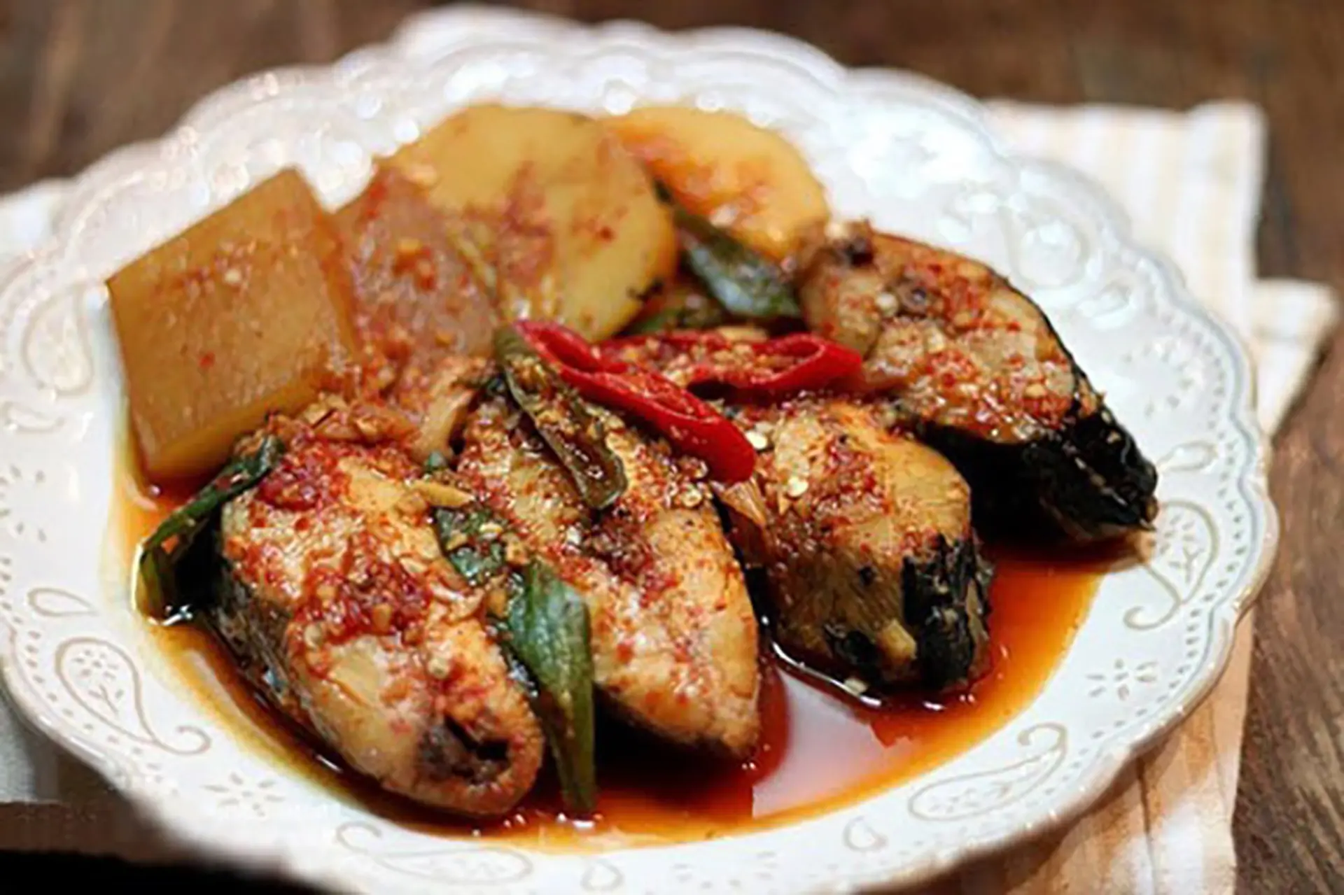 Hướng dẫn cách làm cá kho củ cải trắng đậm đà, đưa cơm, giá trị dinh dưỡng cao