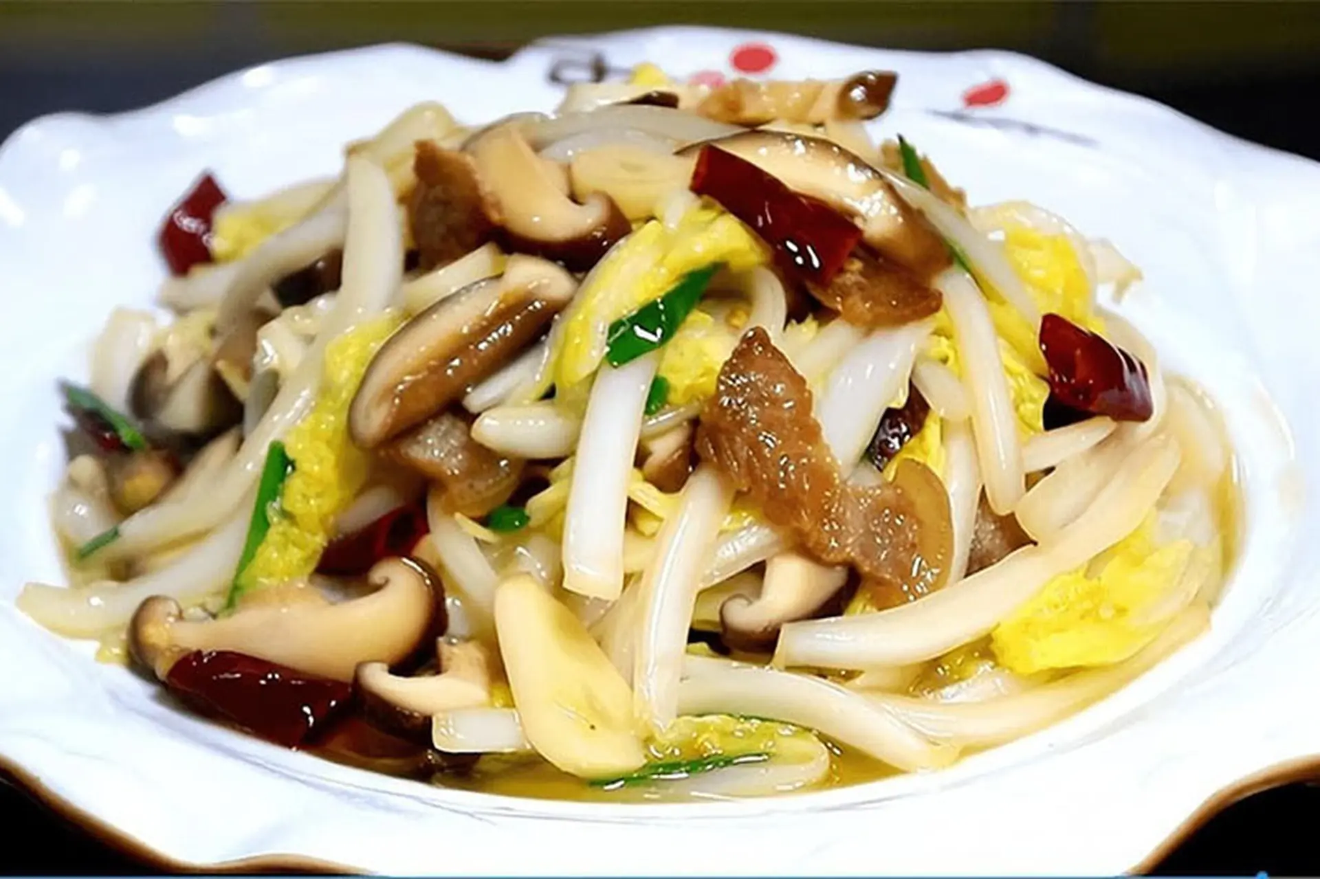 Bỏ túi cách làm cải thảo xào nấm đùi gà thanh đạm, đậm đà, đổi vị bữa cơm nhà