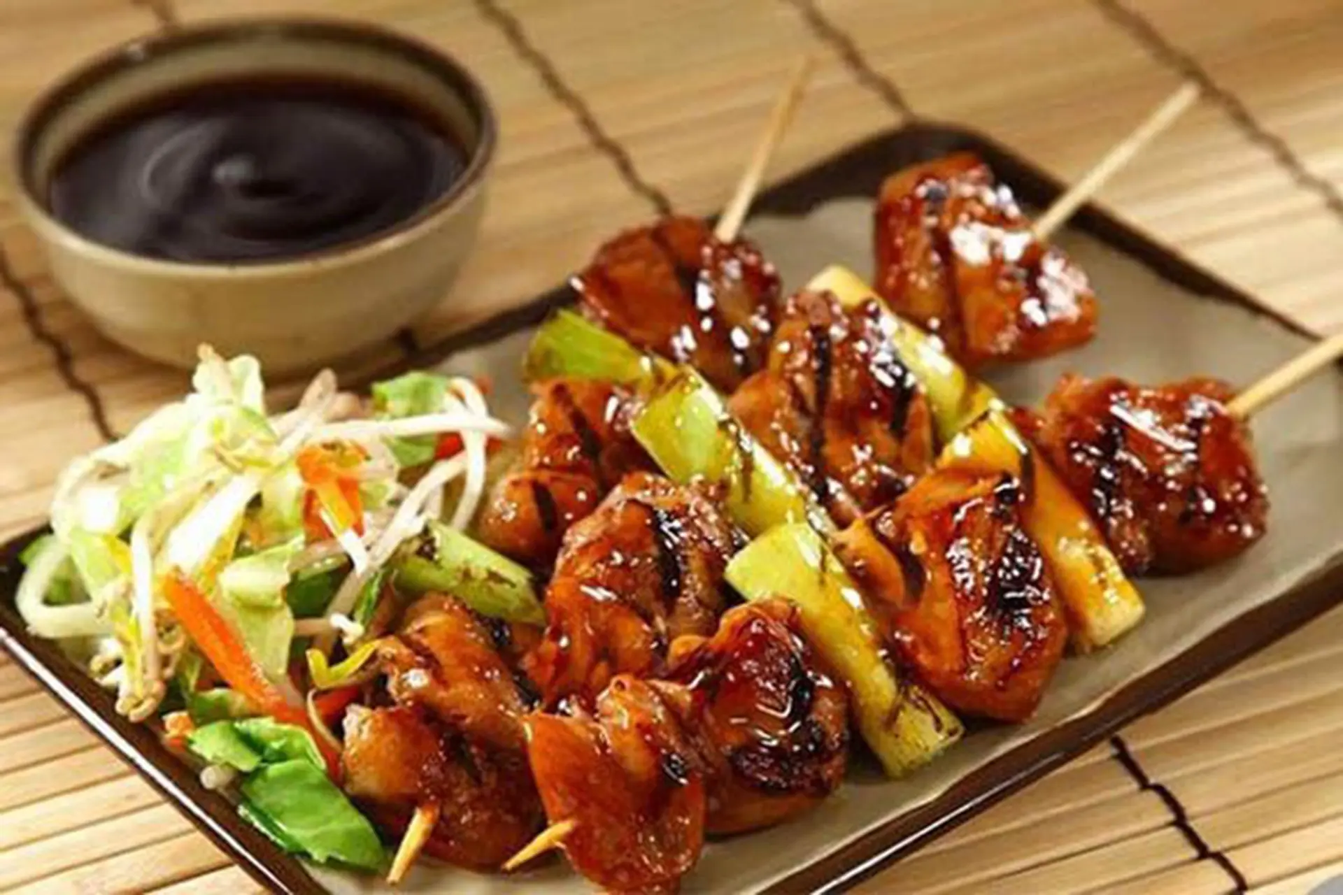 Cách làm gà xiên nướng kiểu Thái bằng bếp nướng điện đơn giản, thơm ngon cho cả gia đình