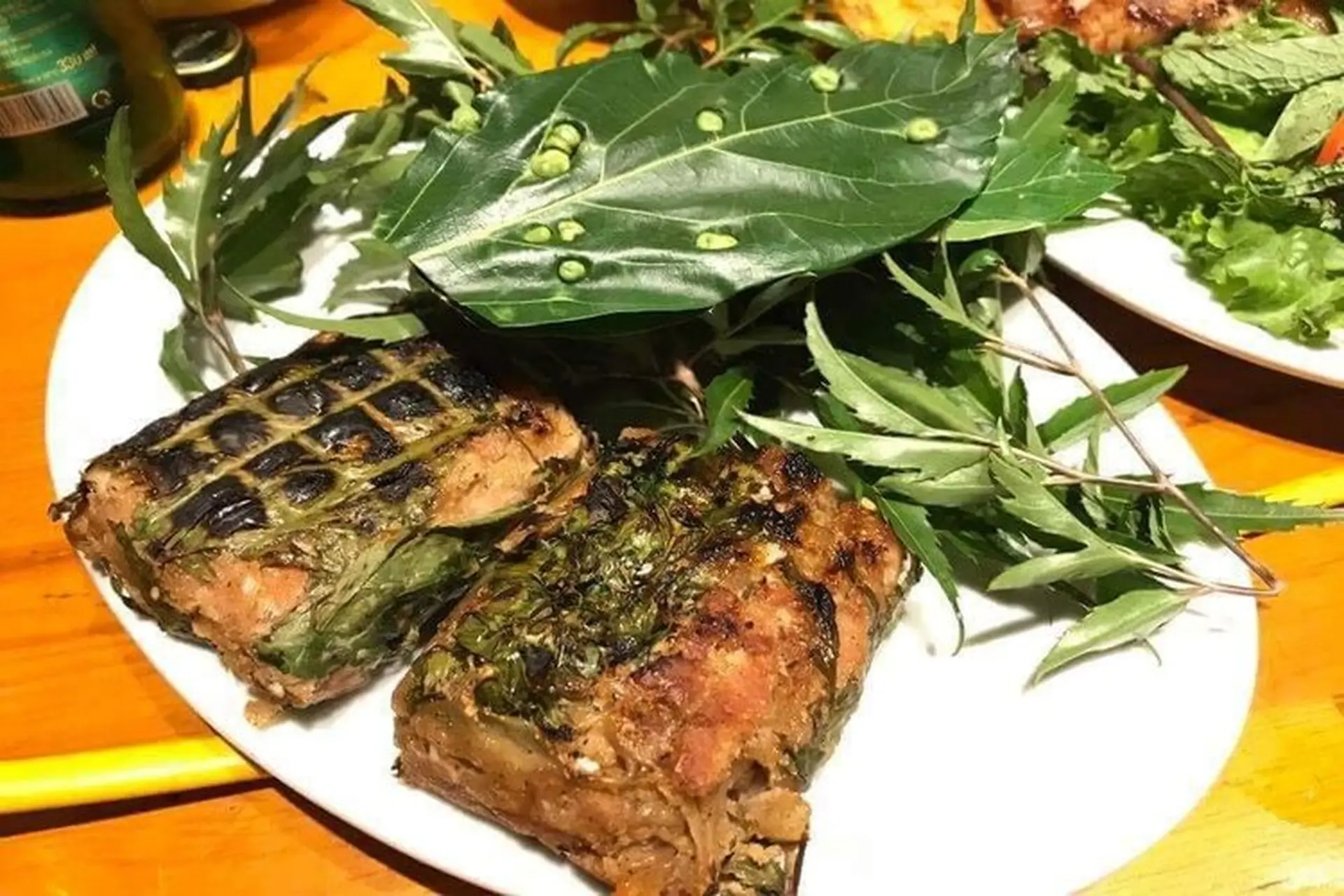 Cách làm nem nướng Thanh Hóa chua chua cay cay lạ miệng, làm "mồi nhậu" thì hết ý