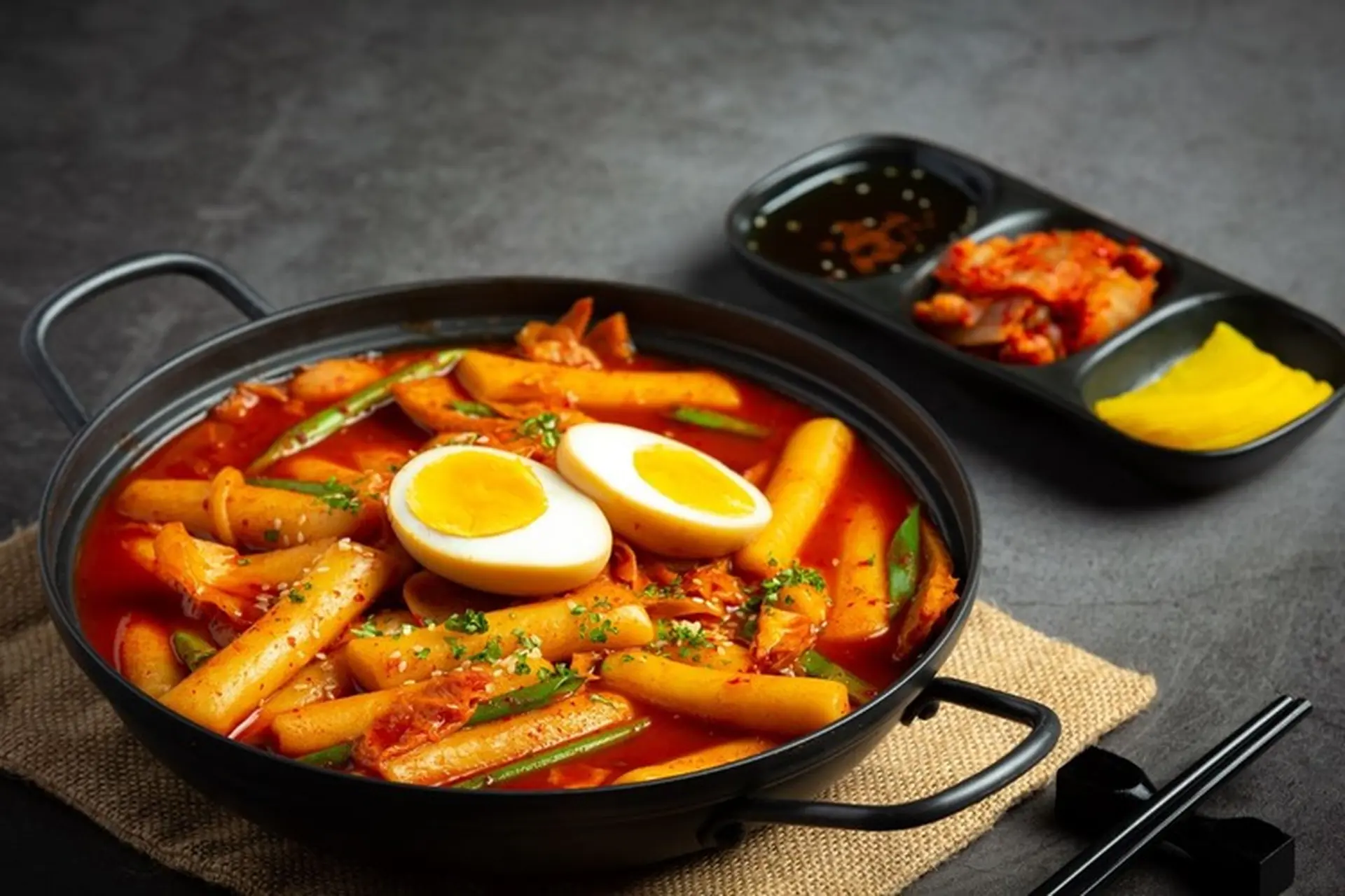 Bỏ túi cách làm sốt tokbokki đơn giản, thơm ngon chuẩn vị Hàn Quốc