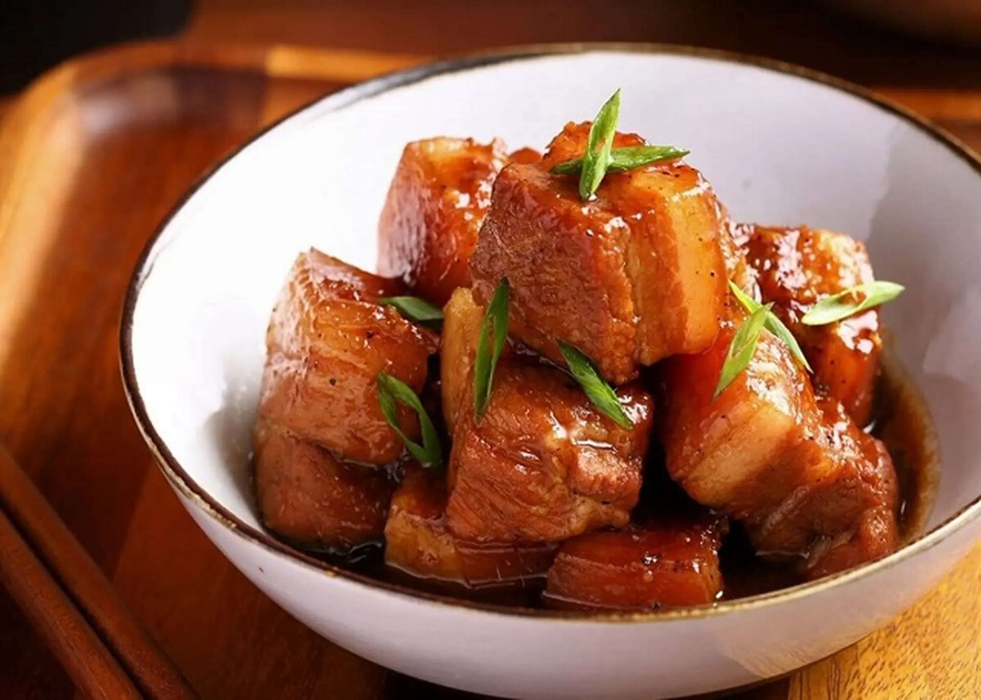 Hướng dẫn cách nấu thịt kho tàu miền Bắc đúng chuẩn cho hương vị thơm ngon, đậm đà