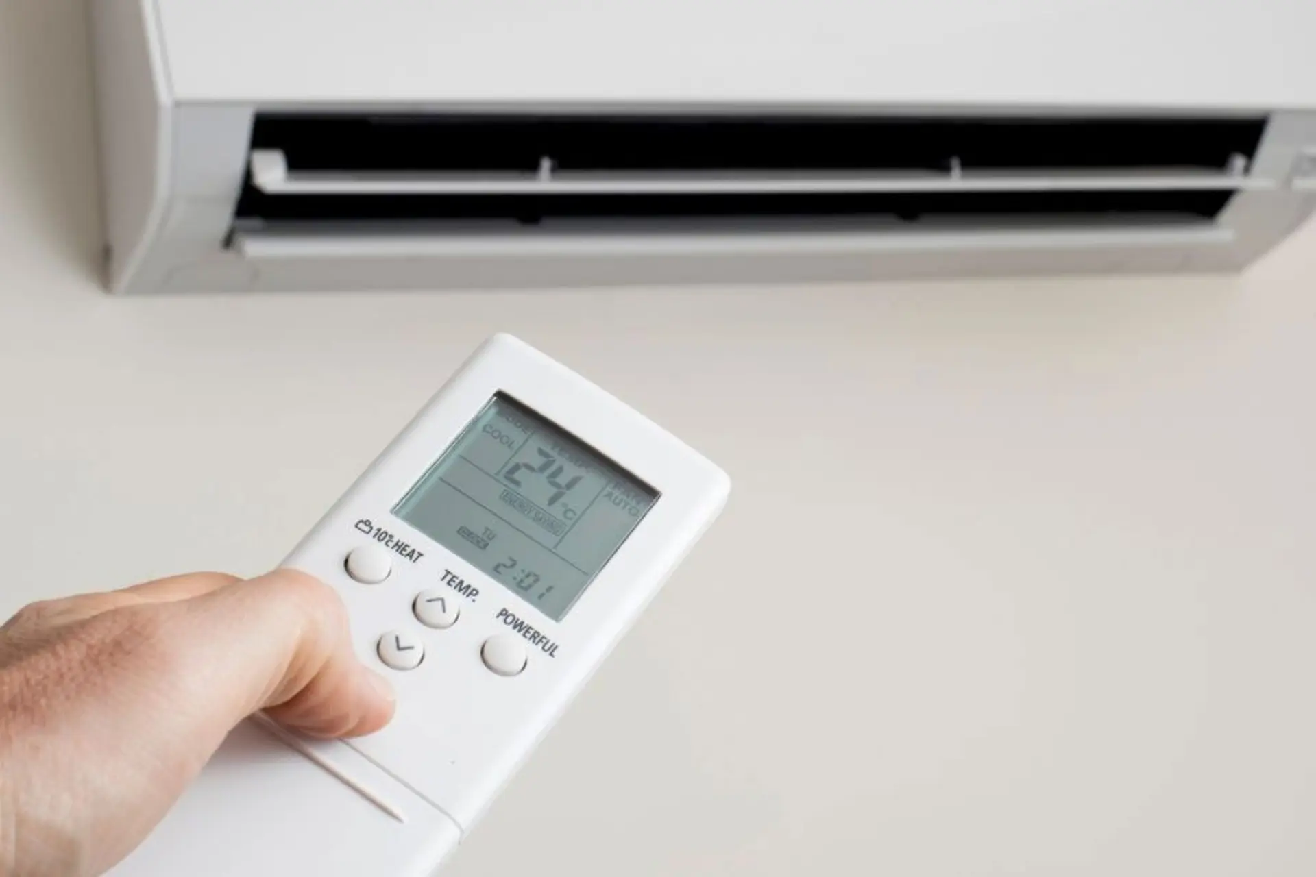 Hướng dẫn cách sử dụng remote máy lạnh Reetech chi tiết giúp thiết bị hoạt động hiệu quả và bền bỉ
