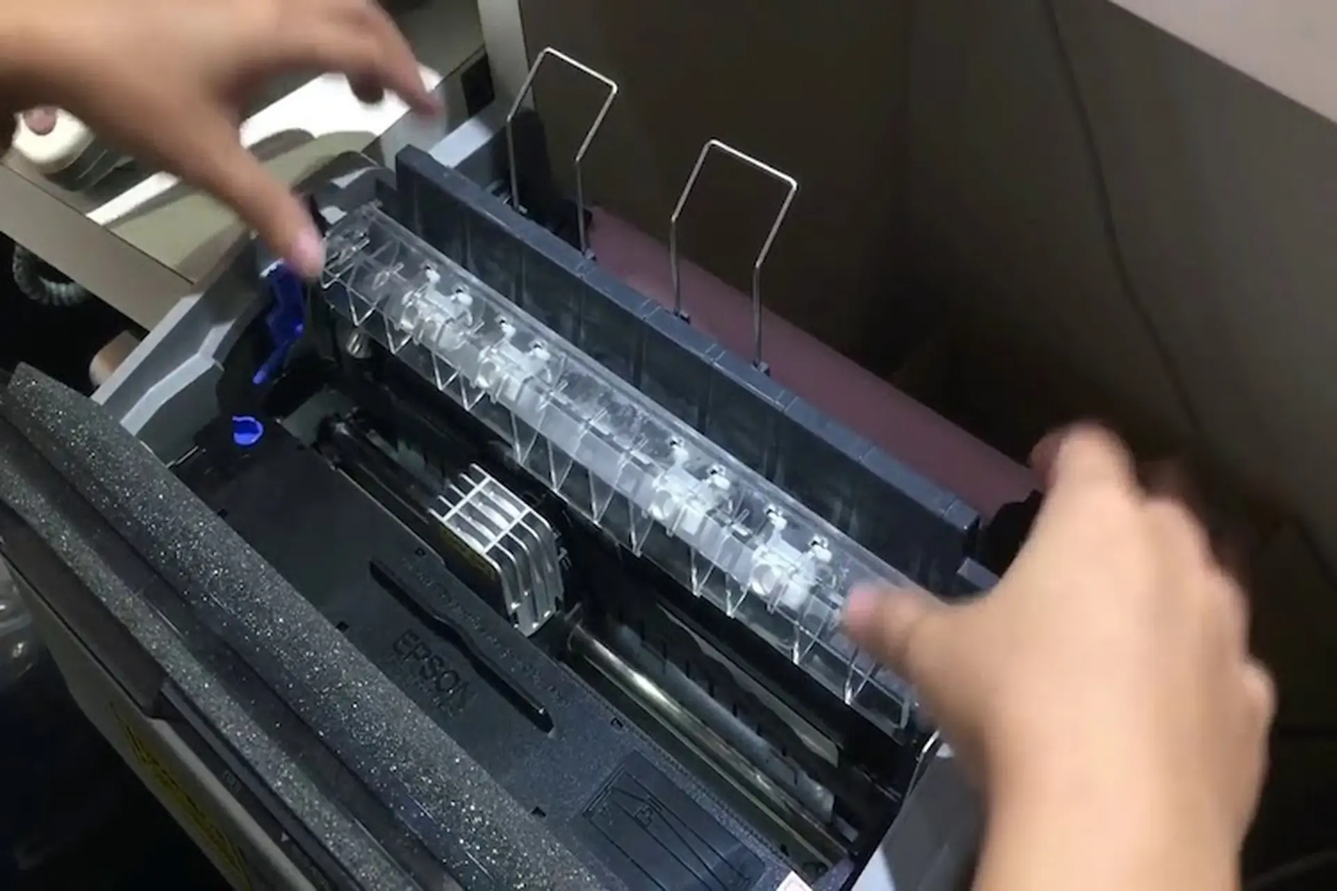 Hướng dẫn cách thay băng mực máy in kim Epson LQ 310 chính xác giúp máy in hoạt động bền bỉ