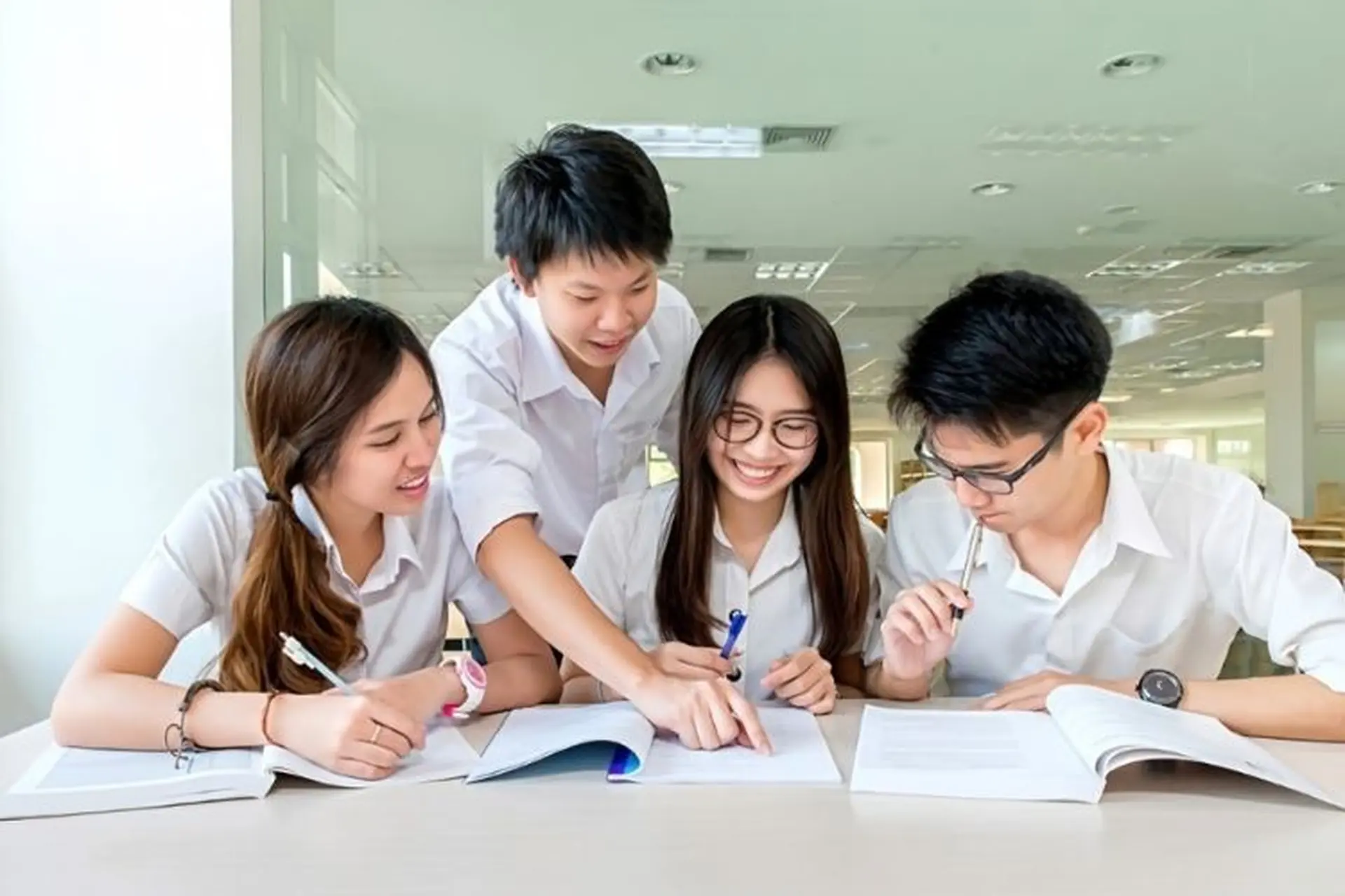 Tìm hiểu cách xếp loại học lực cấp 3 mới nhất năm học 2025 - 2026 dành cho học sinh và phụ huynh