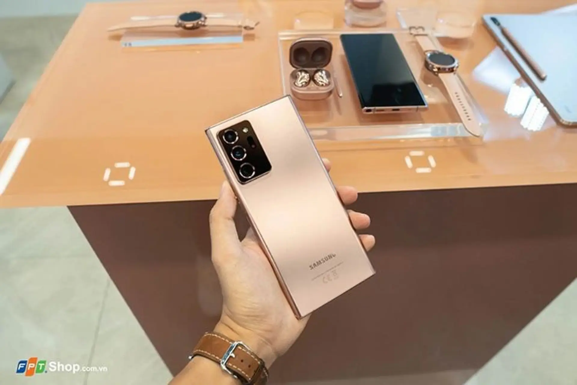 Camera 108MP là gì? Sự khác nhau giữa camera 108 MP trên Android và camera 12 MP của iPhone 