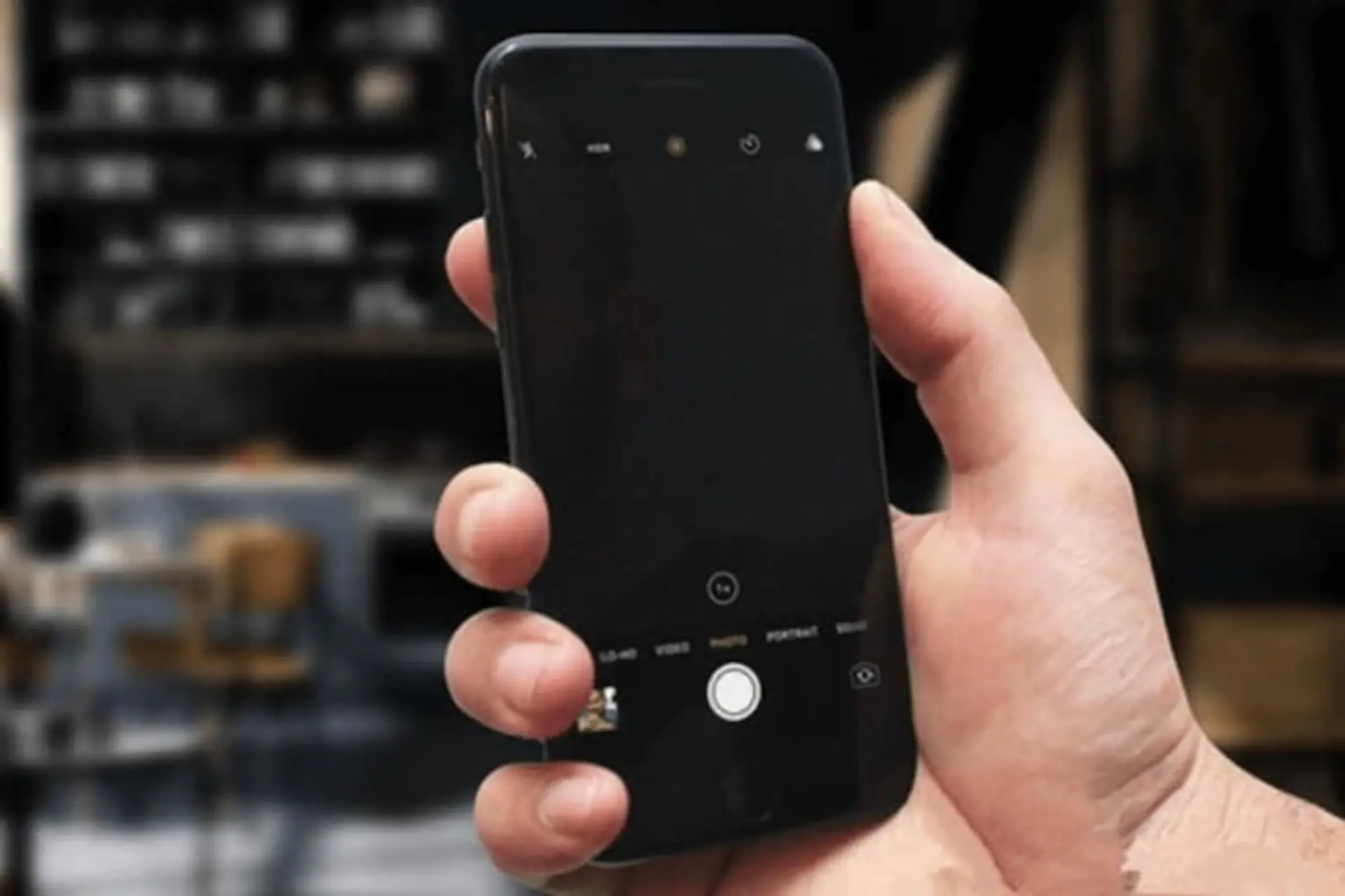 Camera iPhone bị đen phải làm sao? Hướng dẫn xử lý chi tiết từ A-Z
