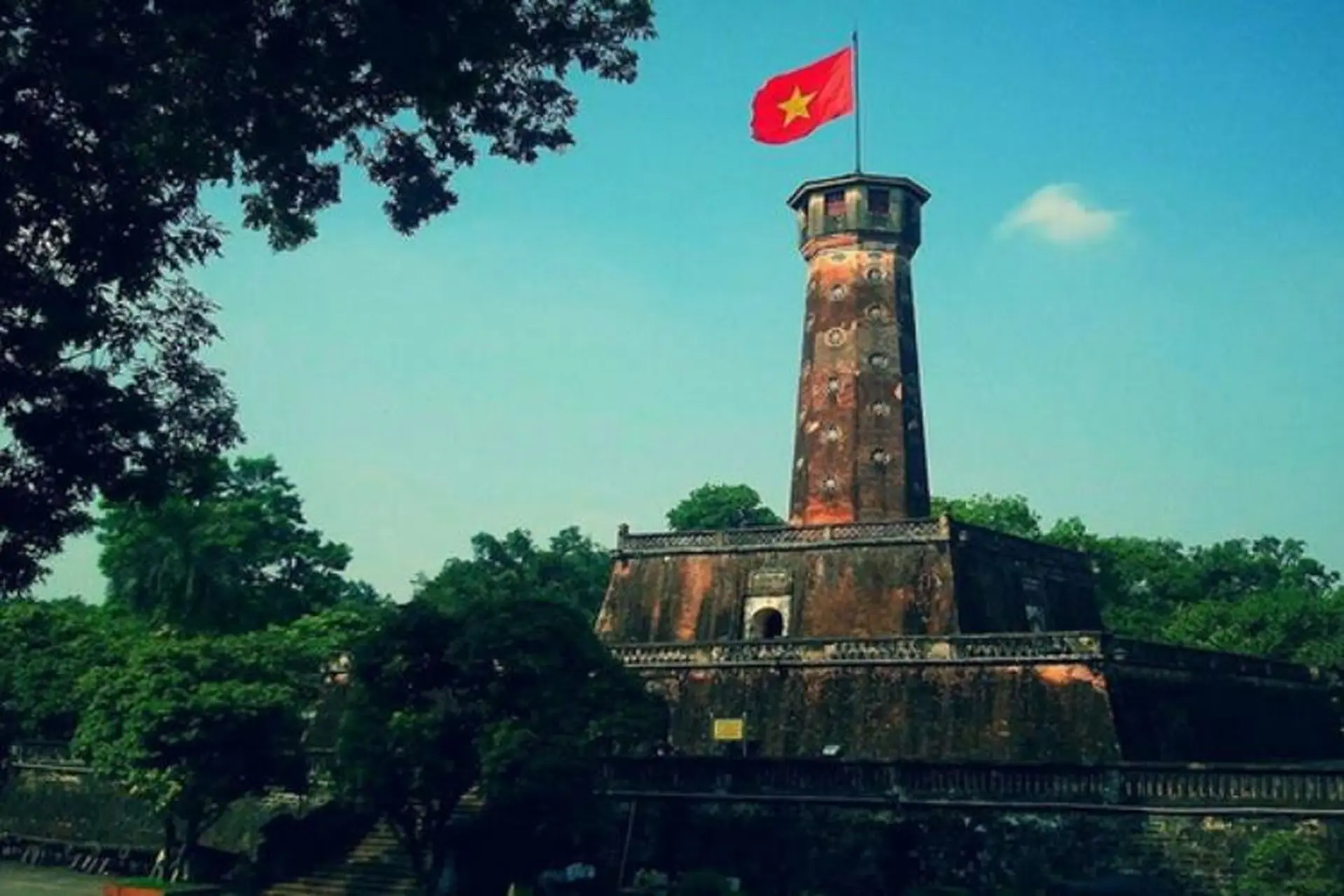 Khám phá các cảnh đẹp Hà Nội nổi tiếng, nhất định ai cũng nên ghé thử một lần