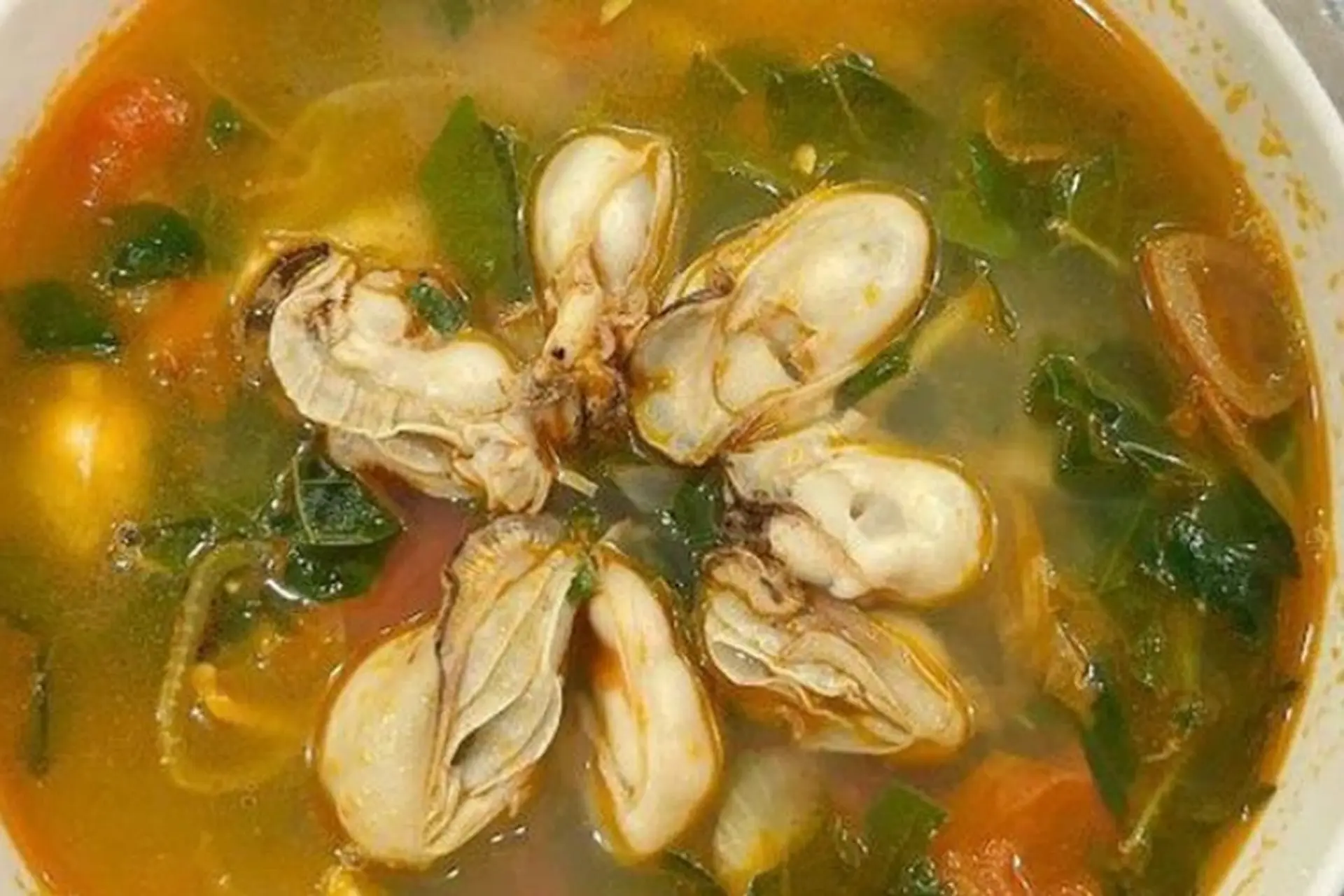 Cách nấu canh hàu lá lốt thơm ngon khó cưỡng, phù hợp cho bữa cơm ngày hè nắng nóng