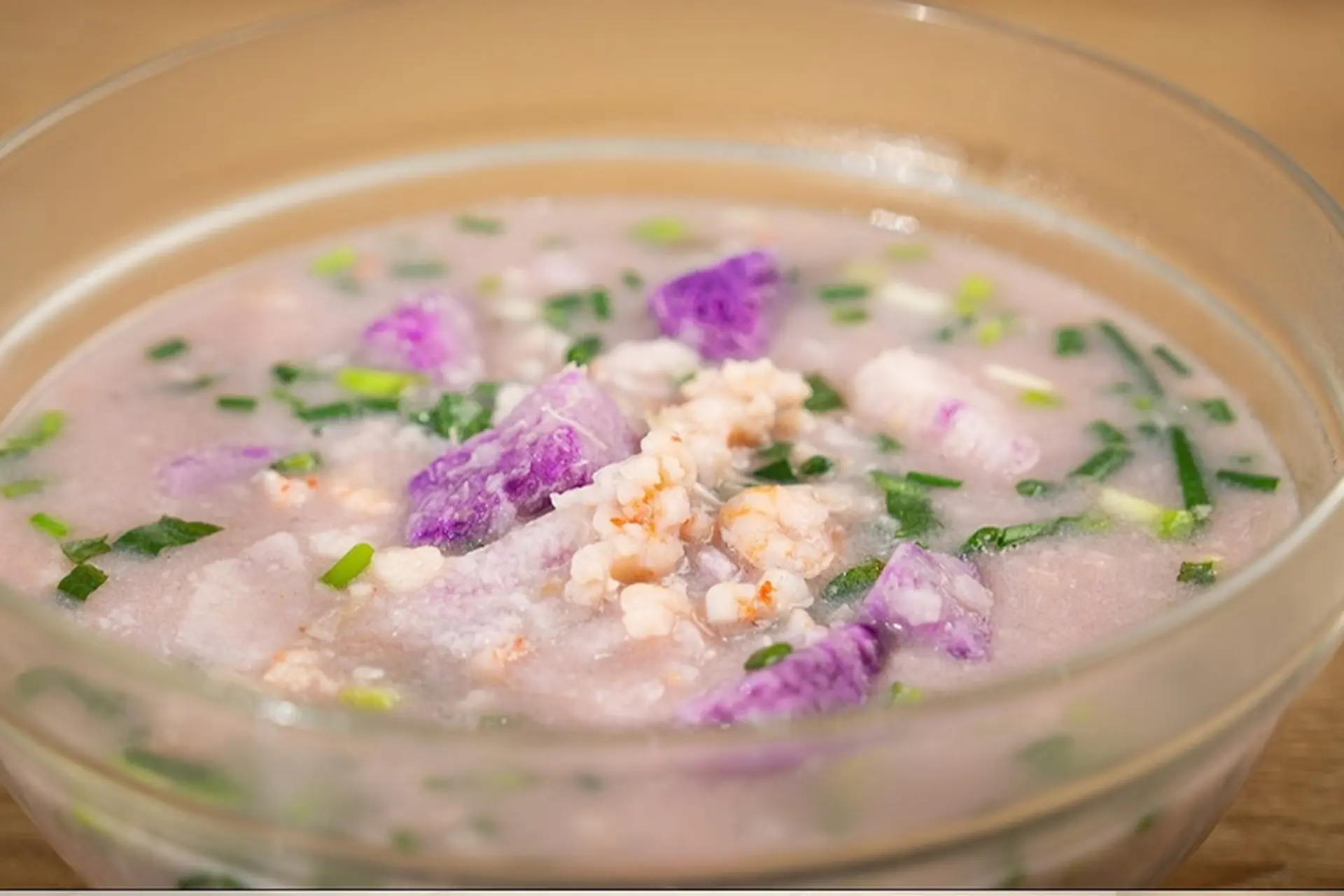 Chế biến canh khoai mỡ nấu tôm ngon đúng điệu, ăn là ghiền cho bữa cơm gia đình