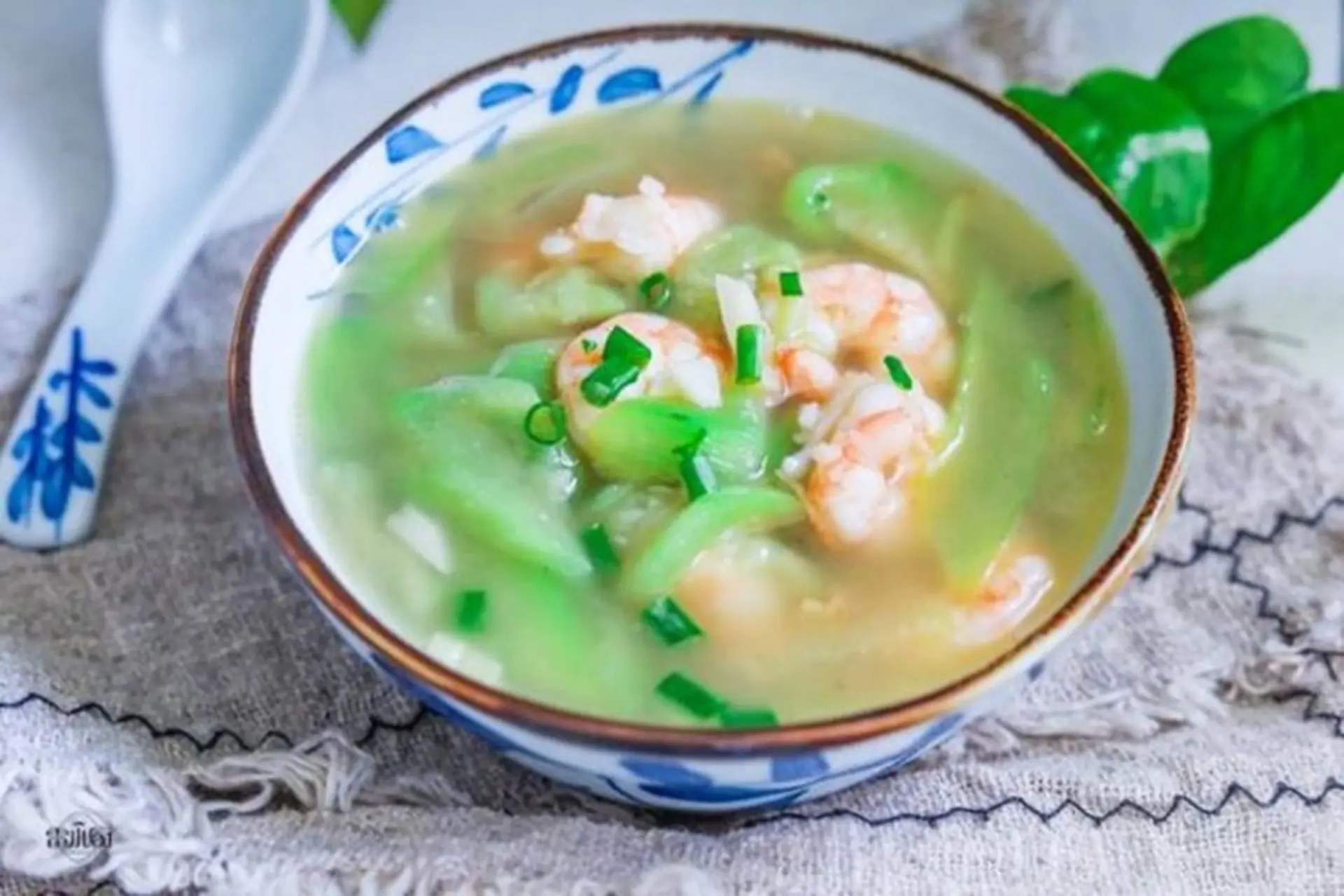 Lưu ngay 2 cách nấu canh mướp tôm thanh mát, bổ dưỡng để có món canh ngon ngọt đậm đà