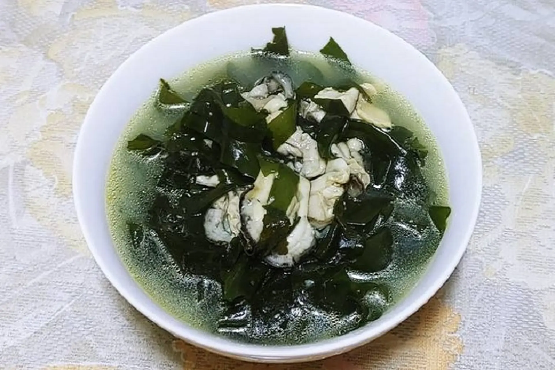 Tẩm bổ cả nhà với món canh rong biển hàu thơm ngọt, thanh đạm, không tanh, dễ làm