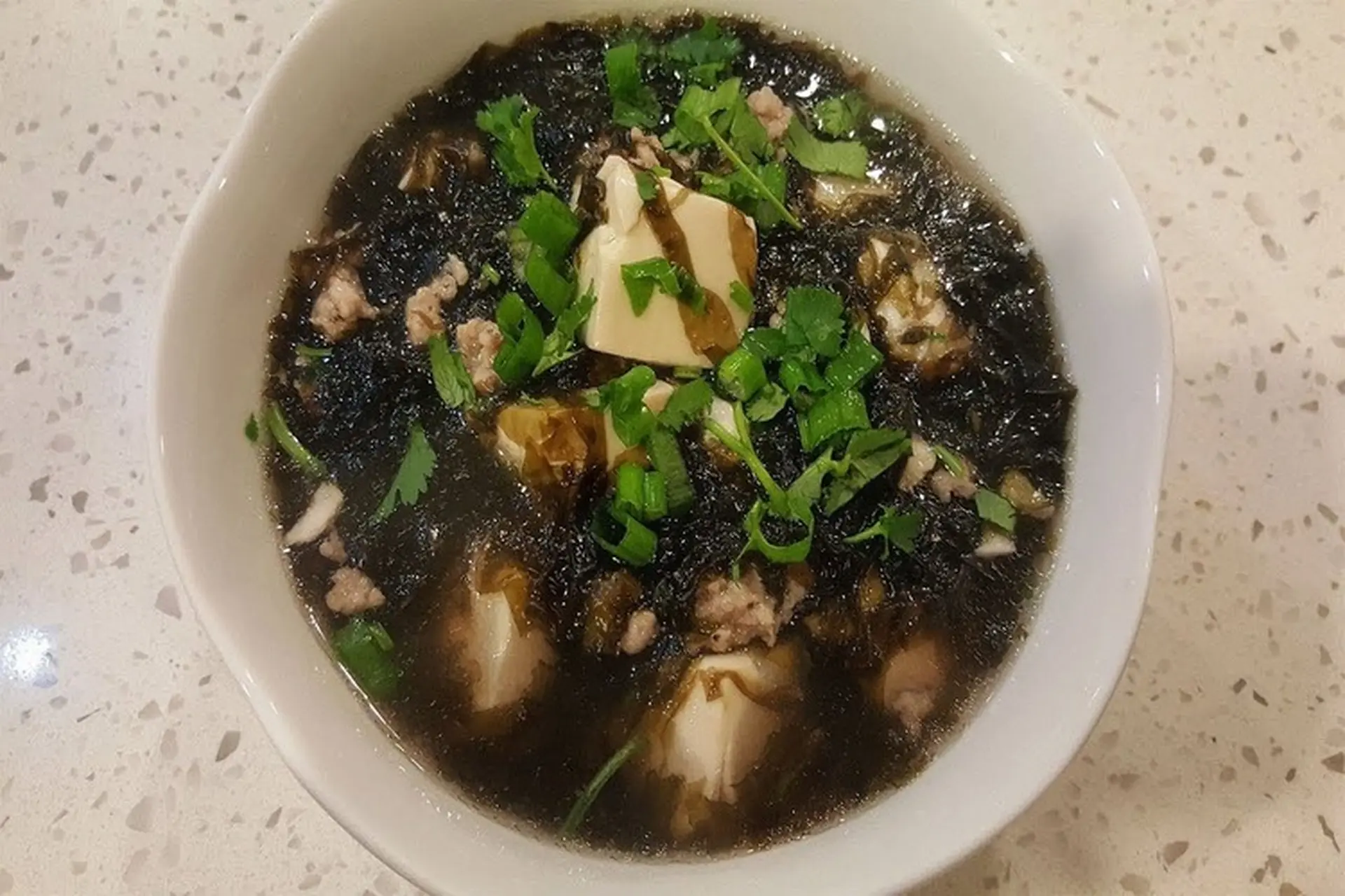 Cách làm canh rong biển thịt bằm đậu hũ: Món ăn thanh mát, bổ dưỡng cho cả gia đình