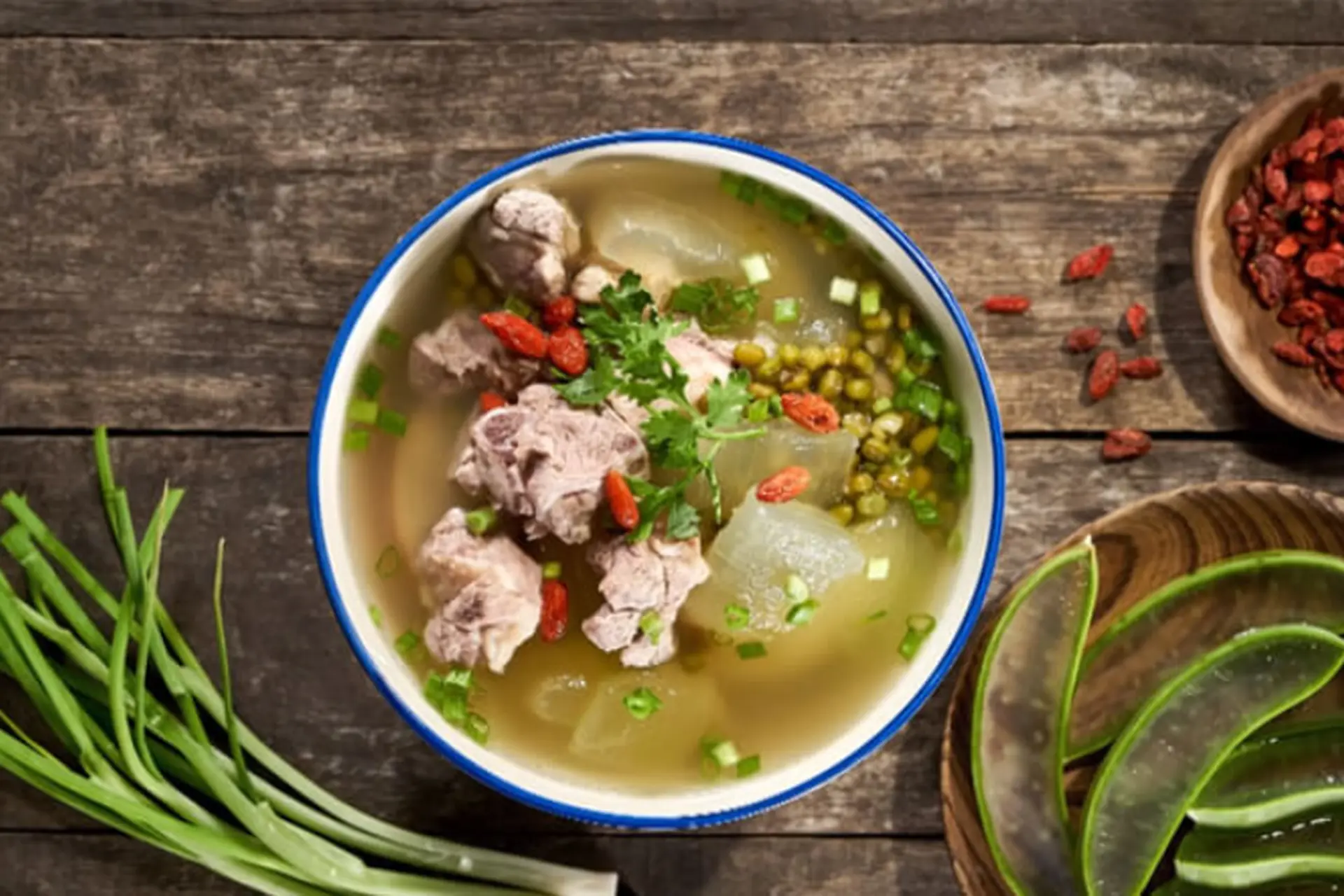 Công thức canh sườn non nha đam và đậu xanh thơm ngon, lạ miệng, đổi bữa cho cả nhà