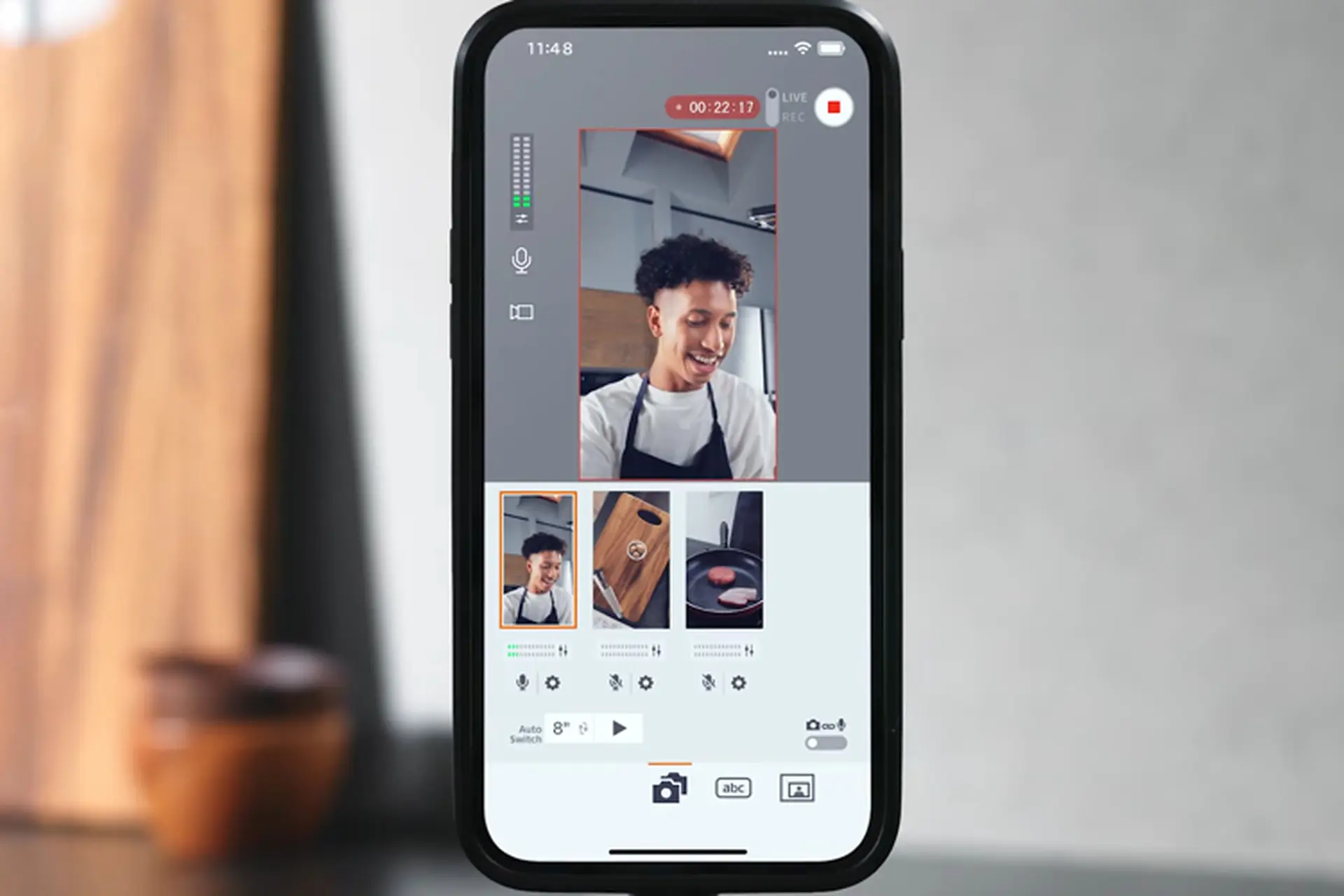 Canon ra mắt ứng dụng Live Switcher Mobile mới cho iPhone và iPad
