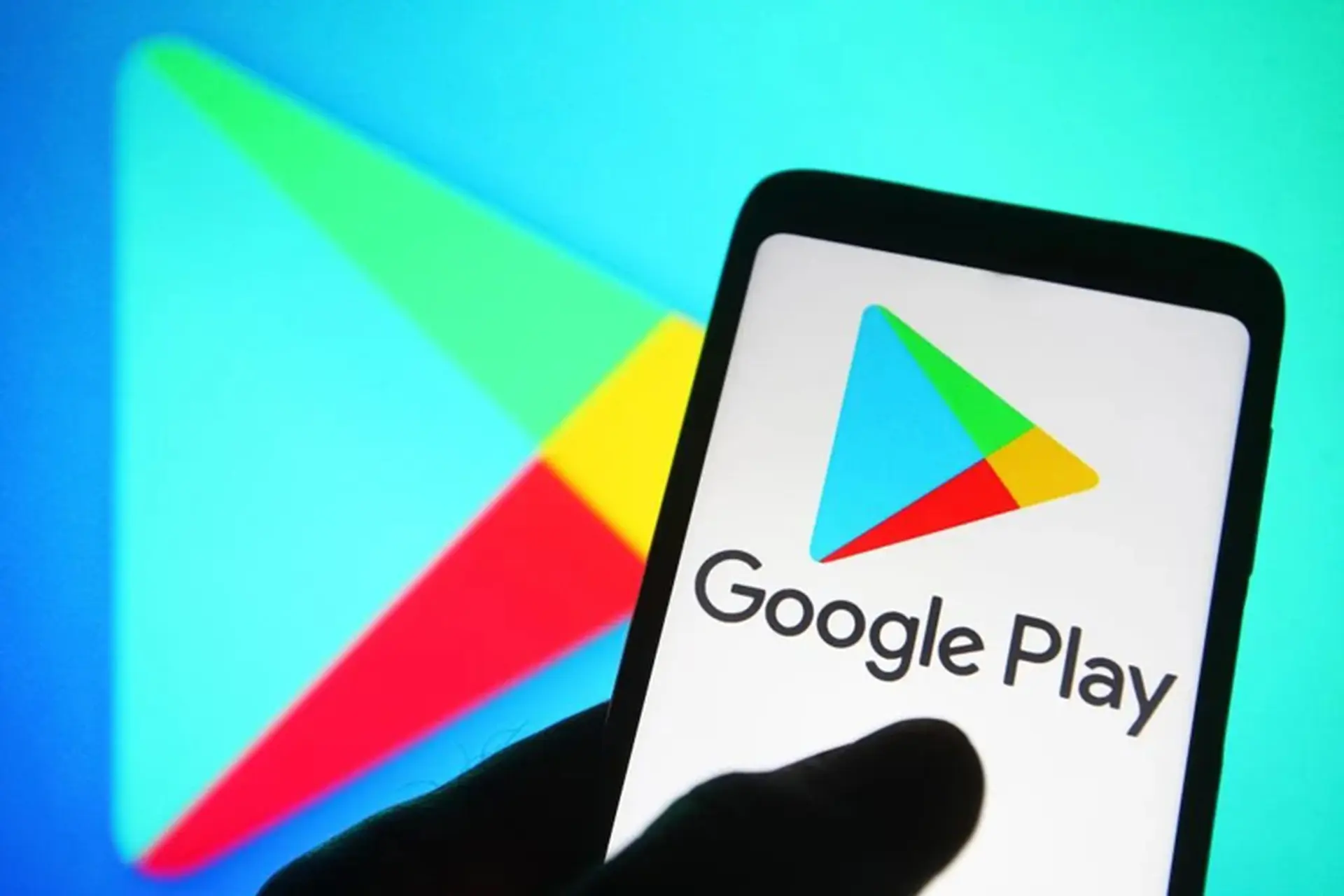 Google có thể cho phép người dùng cập nhật ứng dụng cài đặt từ nguồn bên ngoài thông qua Play Store (CH Play)