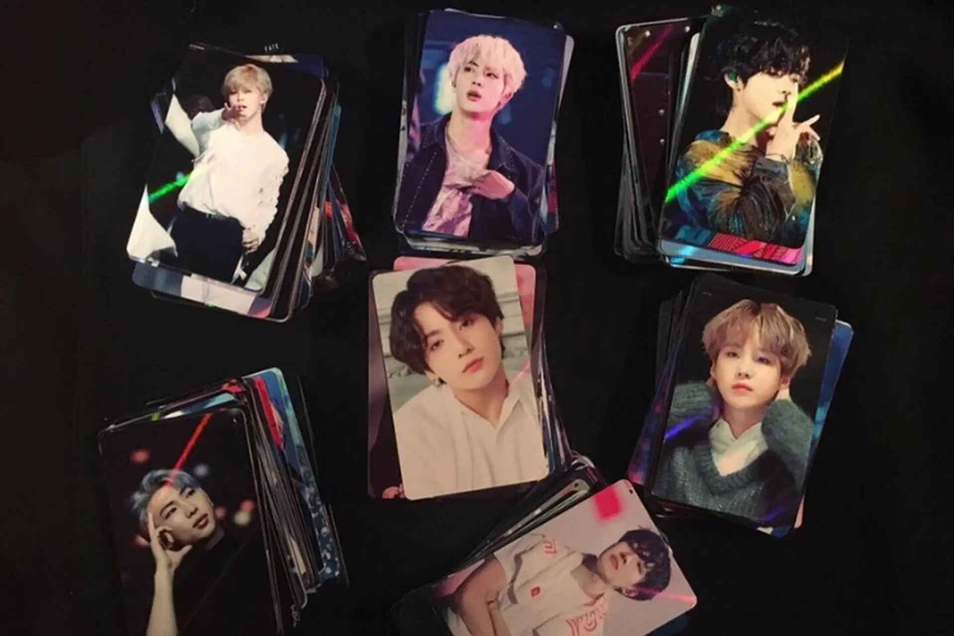 Giải mã sức hút của trào lưu card bo góc và lý do khiến mọi fan K-pop chân chính “phát cuồng”
