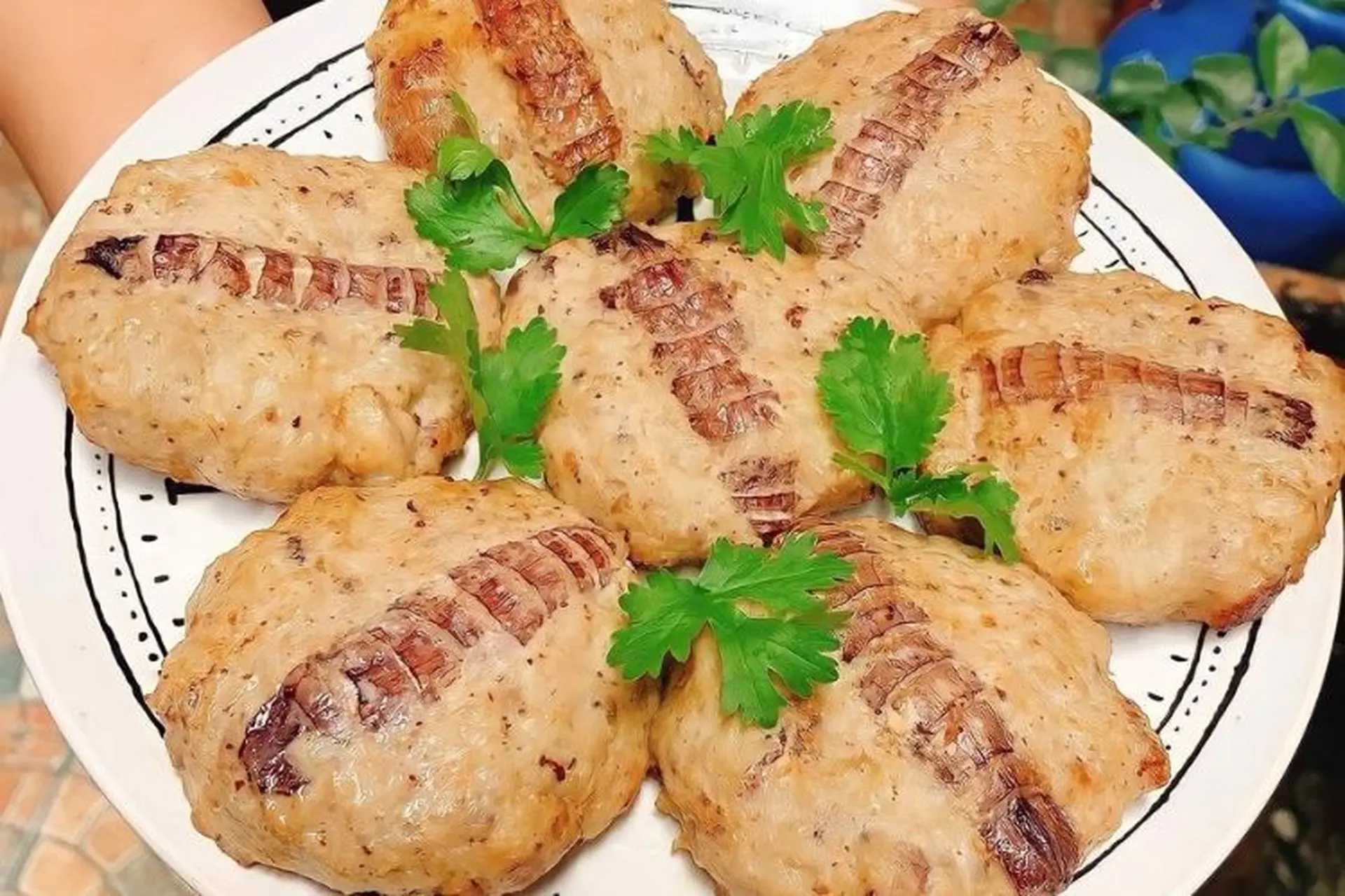 Hướng dẫn cách làm chả bề bề thơm ngon trọn vị không kém ngoài hàng, ai ăn cũng mê