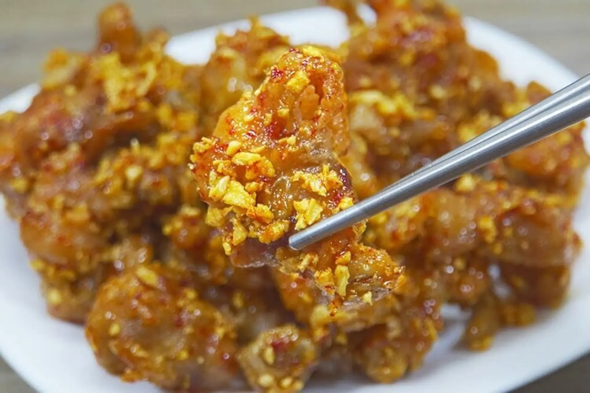 Bí quyết làm chân gà rút xương cháy tỏi thơm nức mũi, giòn sần sật lạ miệng ai ăn cũng thích