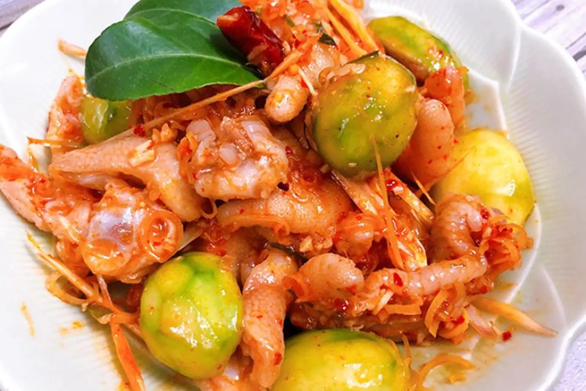 Công thức làm món chân gà rút xương trộn cóc non thơm ngon, cuốn hút vị giác