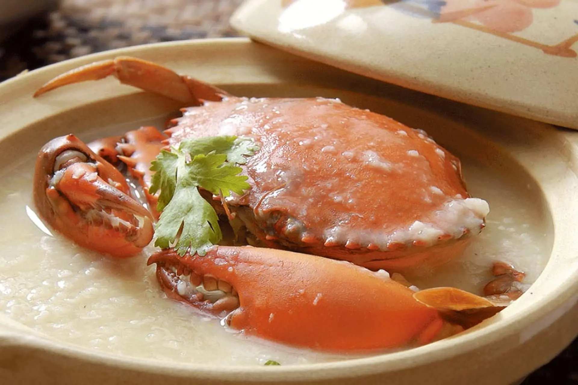 Hướng dẫn nấu cháo cua biển ngọt thanh, giàu dinh dưỡng nhưng dễ làm tại nhà