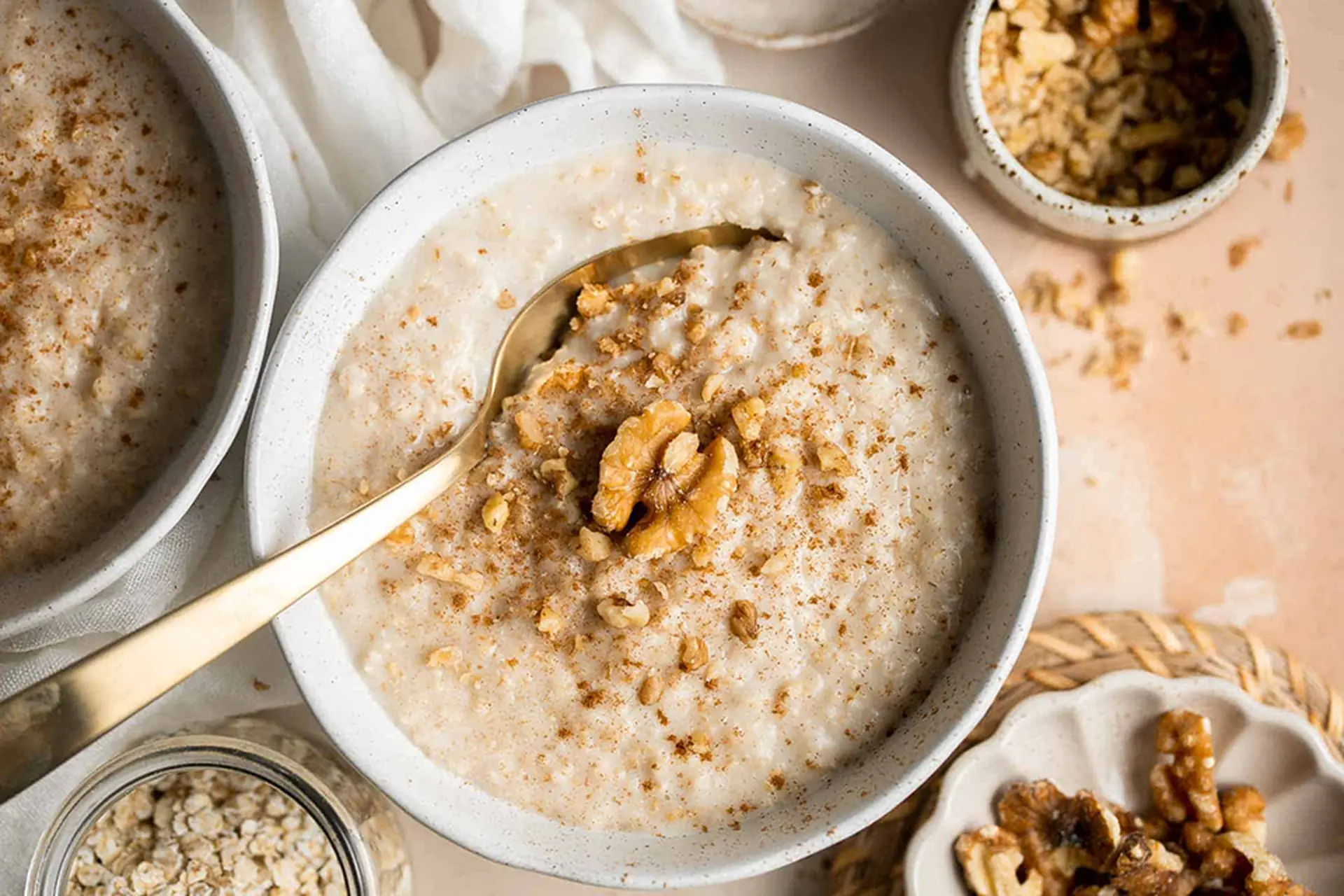 Công thức nấu cháo quả óc chó kết hợp yến mạch giúp bé ăn ngon và ngủ ngoan