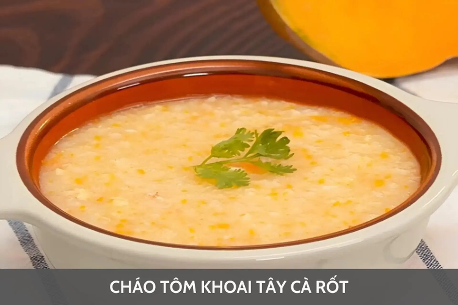 Hướng dẫn nấu cháo tôm khoai tây cà rốt thơm ngon, bổ dưỡng để các mẹ làm cho bé yêu