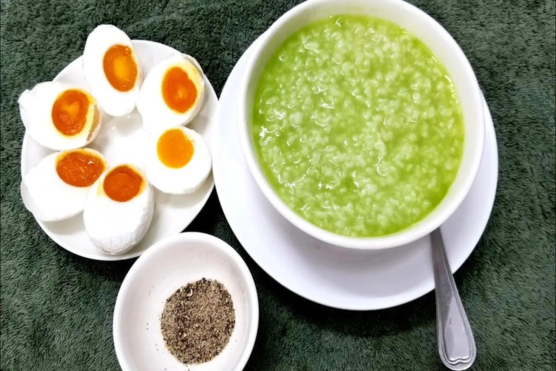 Hướng dẫn cách nấu cháo trắng lá dứa: Món ngon đơn giản dinh dưỡng cho cả gia đình
