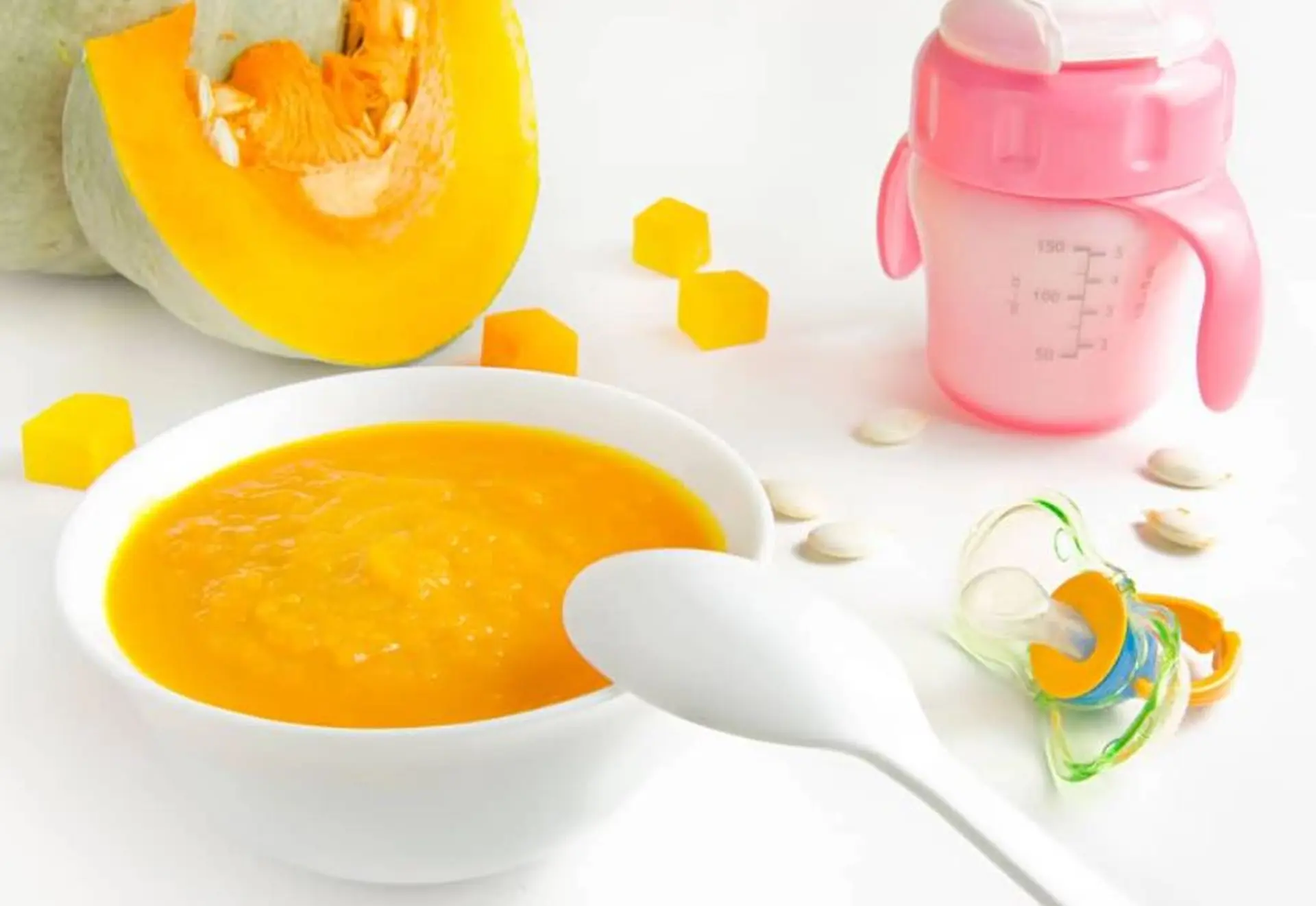 Bé mấy tháng ăn được cháo trứng gà bí đỏ phô mai? Hướng dẫn chế biến cho bé ăn dặm