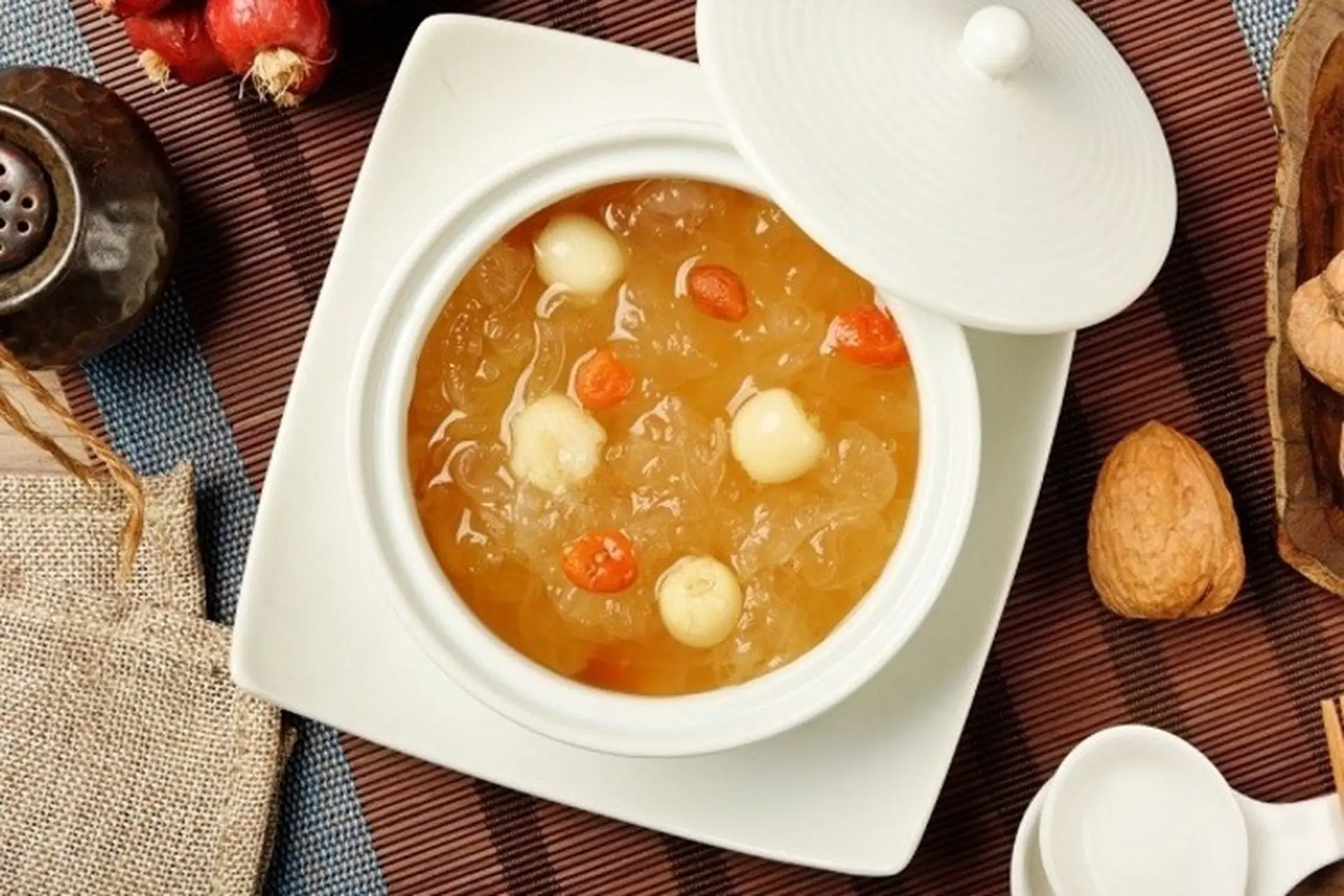 Gợi ý 5 cách chế biến tổ yến đúng chuẩn, đảm bảo giữ trọn dinh dưỡng và tốt cho sức khỏe