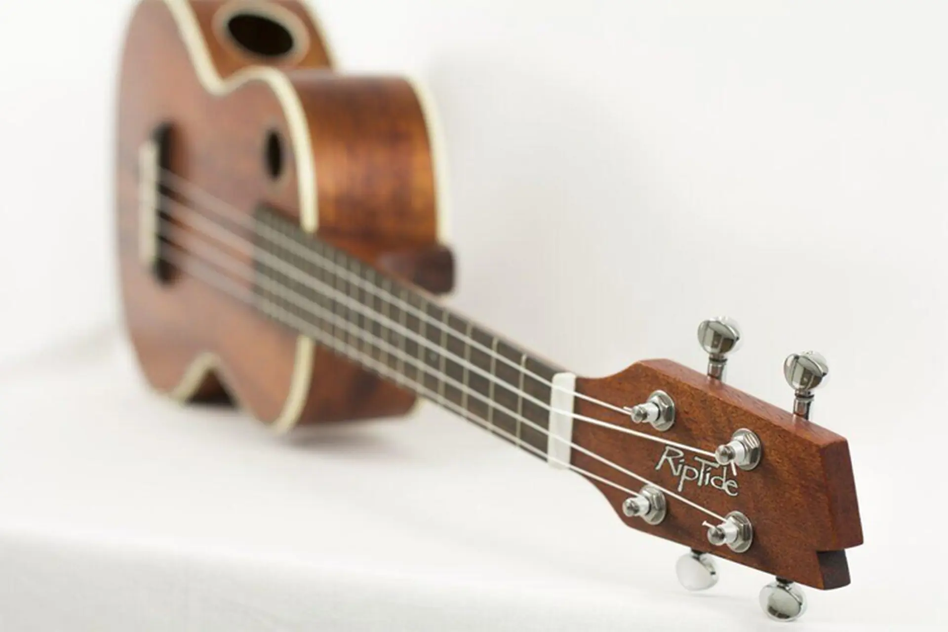 Chỉnh dây ukulele cực dễ dàng và chính xác với 8 ứng dụng phổ biến mà bạn nên biết