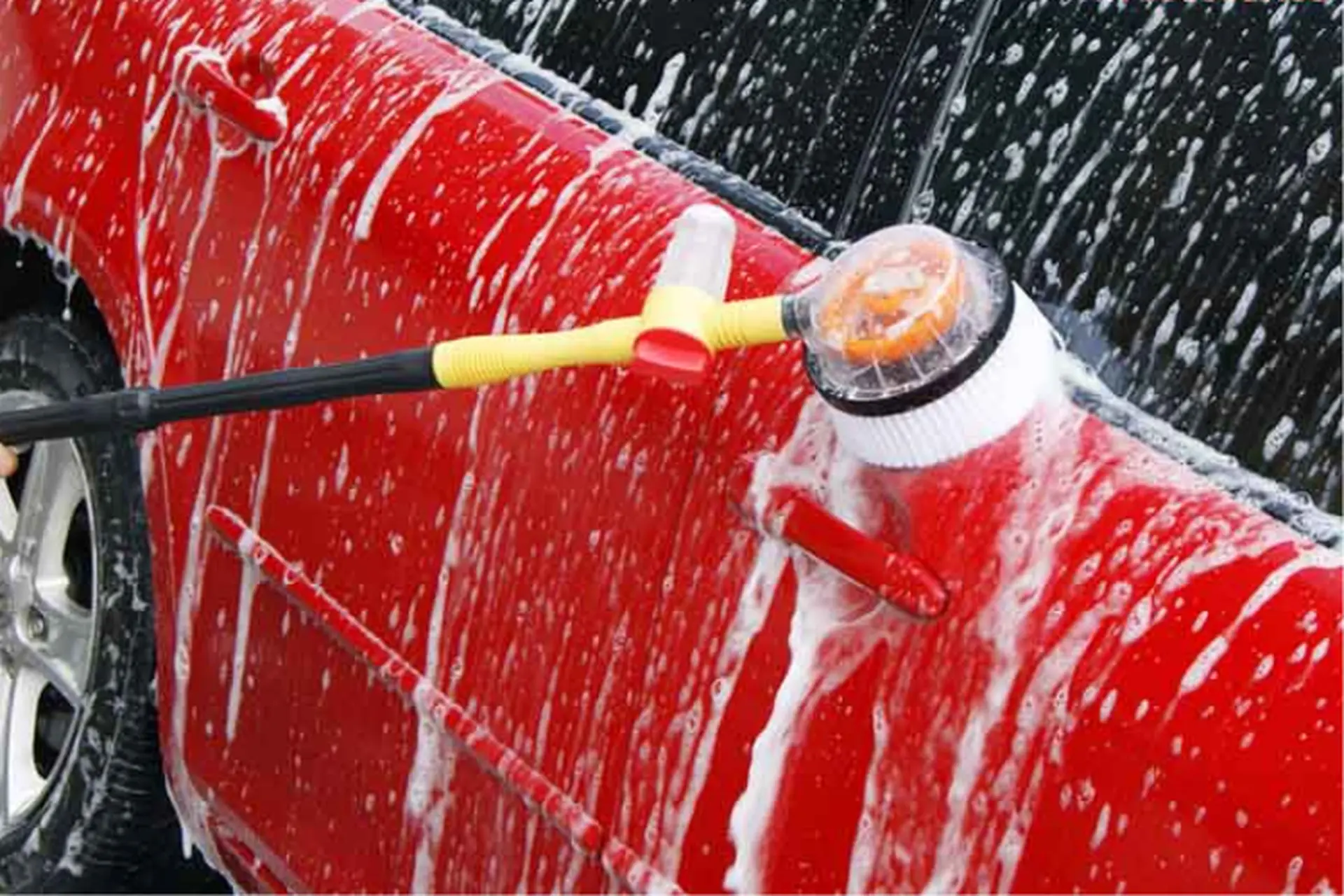 Chổi rửa xe ô tô là gì? Vì sao nên sử dụng chổi rửa xe để vệ sinh chùi rửa ô tô?