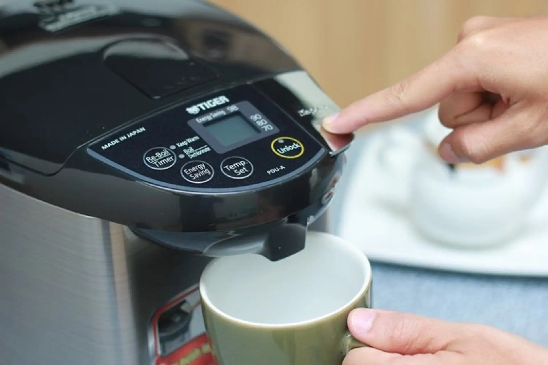 Tìm hiểu chức năng khử mùi Clo trên bình thủy điện đảm bảo an toàn cho sức khỏe