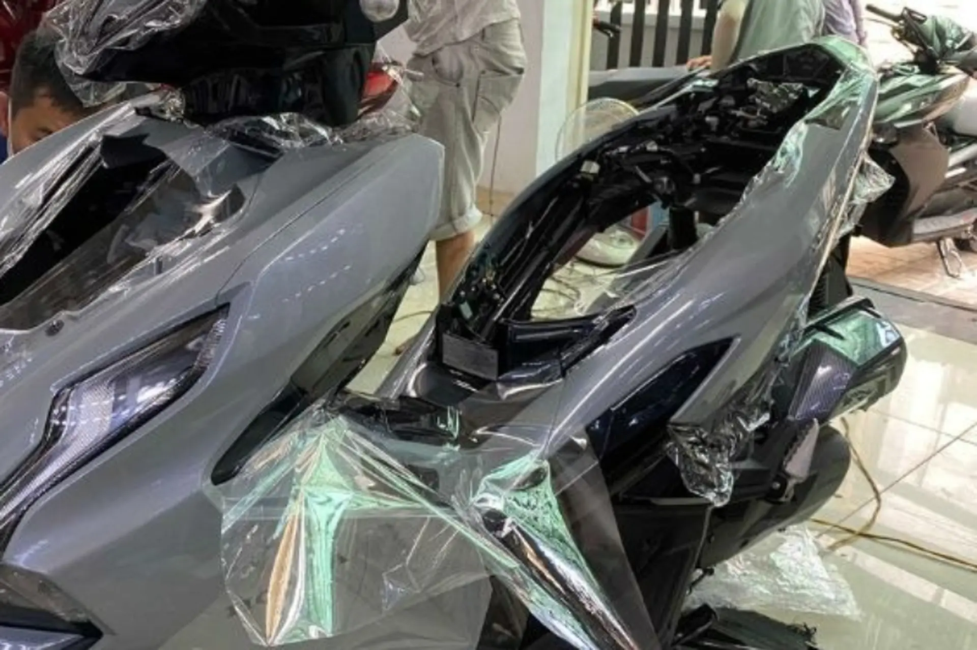 Có nên dán chống xước xe máy không? Những điều bạn cần biết trước khi quyết định