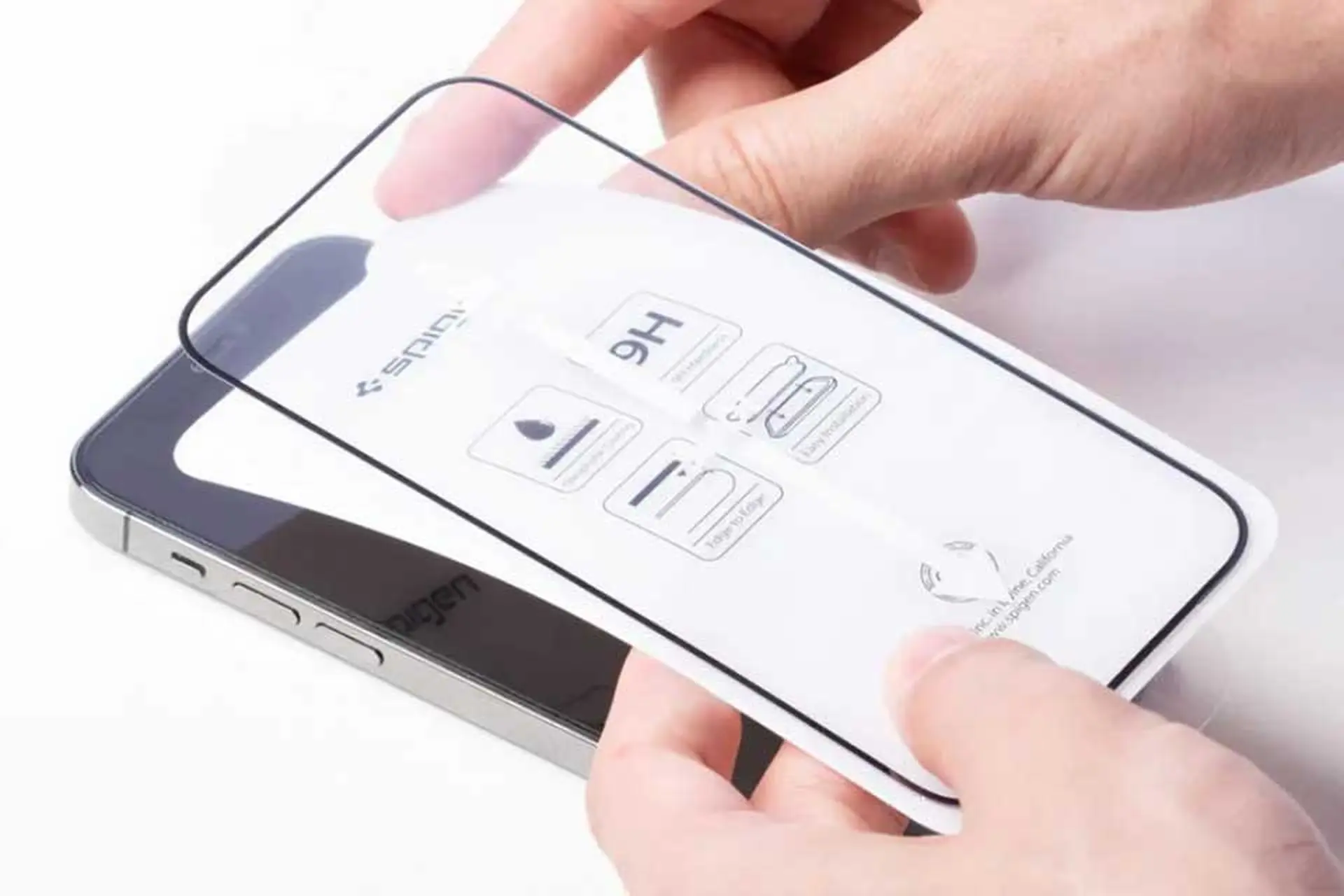 Có nên dán kính cường lực cho iPhone để bảo vệ màn hình khỏi trầy xước mỗi ngày?