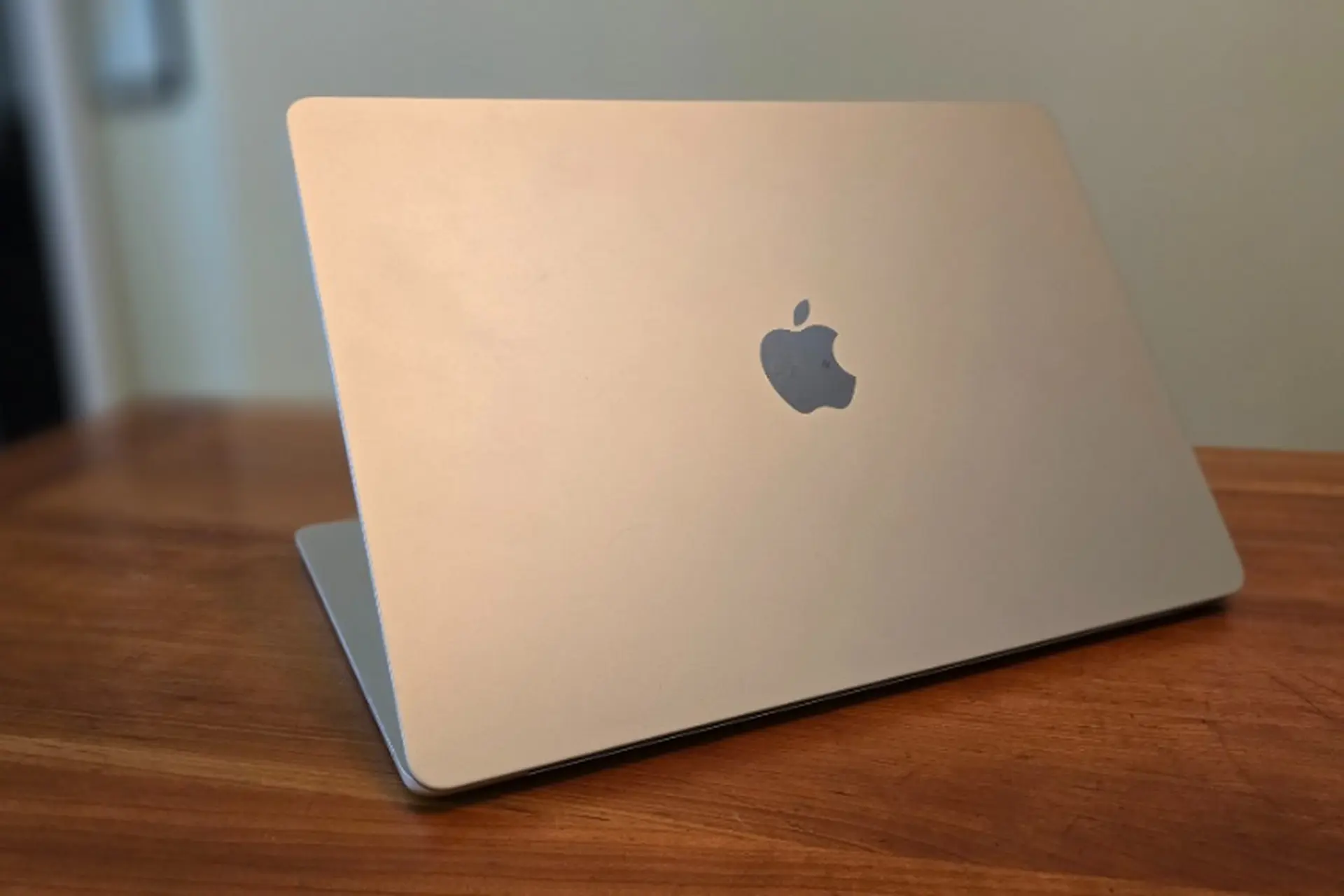 Có nên mua Macbook Air M3 để làm việc và học tập? Review chi tiết thiết kế, hiệu năng và pin