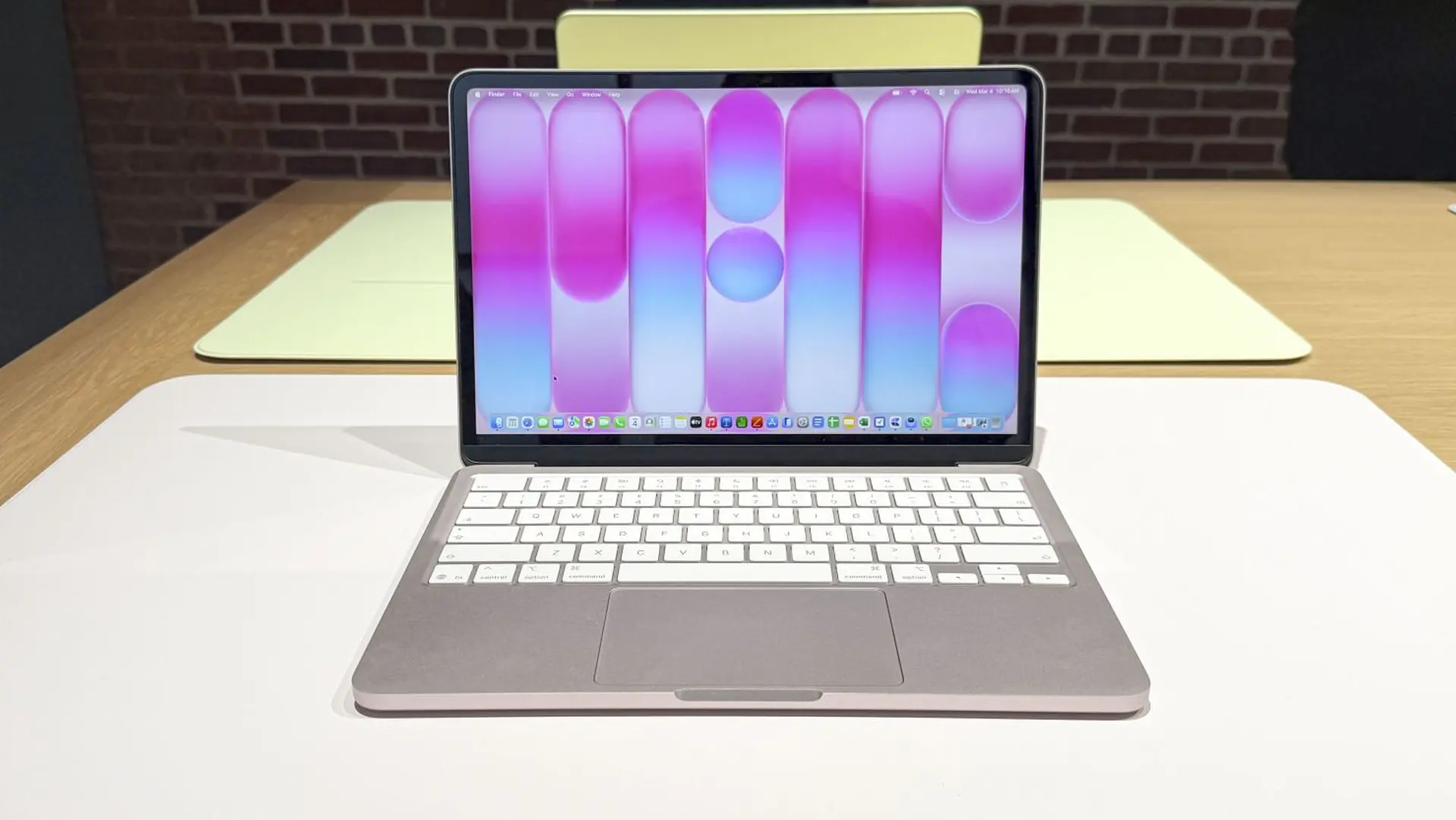Có nên mua MacBook Neo năm 2026? Đánh giá chi tiết trước khi xuống tiền